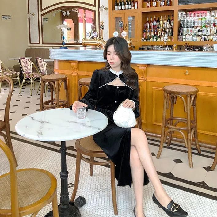 프랑스식 레트로 긴팔 여성 드레스 품격 ins 봄 가을 그는 벤 바람 다용도 외국 가스 슬림해 보이는 벨벳 작은 검은 드레스 상세 이미지 13