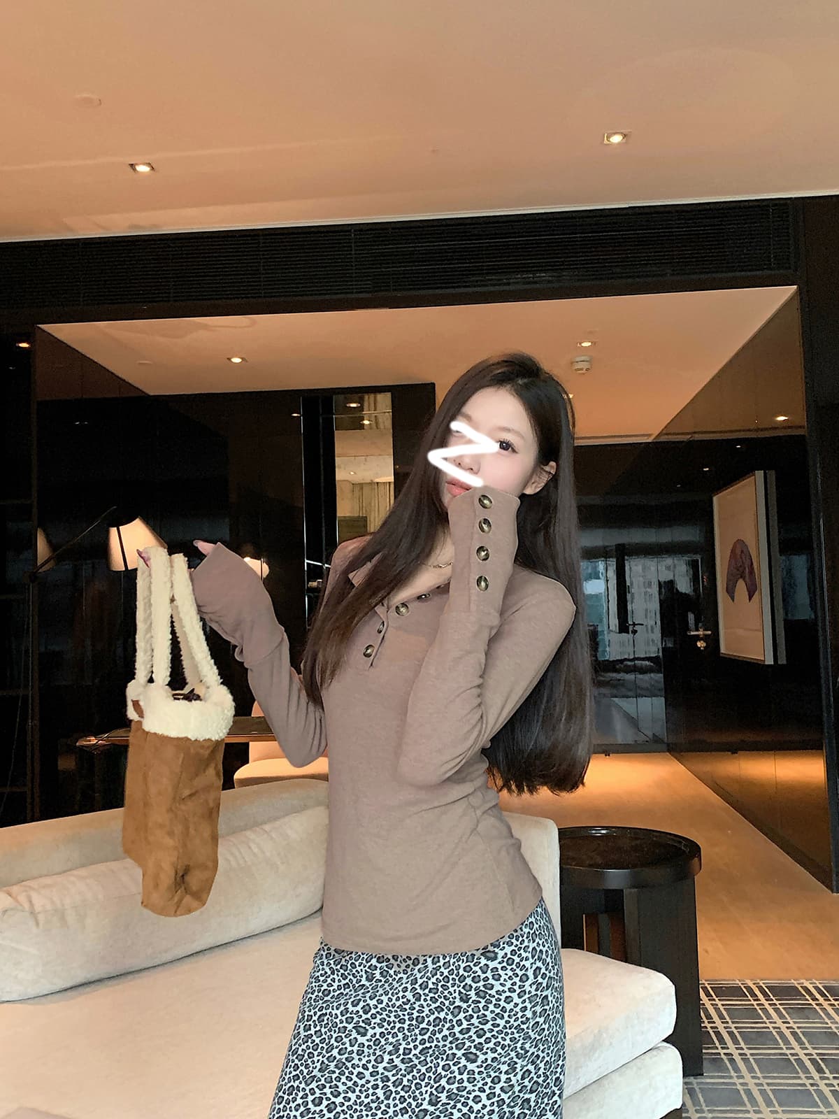 경관 그림 원본 뮤 S 양모 280 그램 헨리 V넥 단추 긴팔 티셔츠 기본 셔츠 여성 가을 겨울 맨위 상세 이미지 2
