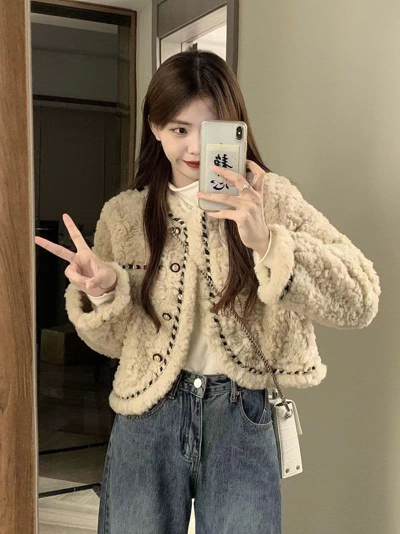 작은 샤넬 스타일 재킷 여성 의류 겨울 새로운 모방 양털 루즈핏 쇼트 스타일 고급 센스 튀김 거리 긴팔 면 옷 상세 이미지 2