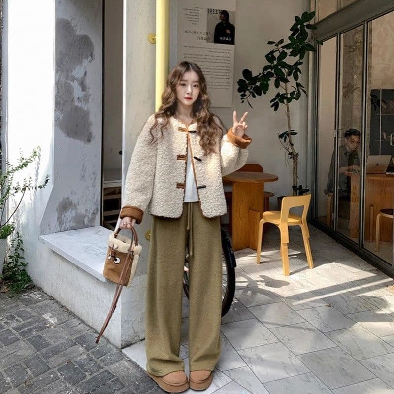 2026 새로운 슈퍼 잘 생긴 양면 착용 스웨이드 원단 올해 인기 어린 양 플리스 피모 하나 여성 코트 겨울 이미지 3