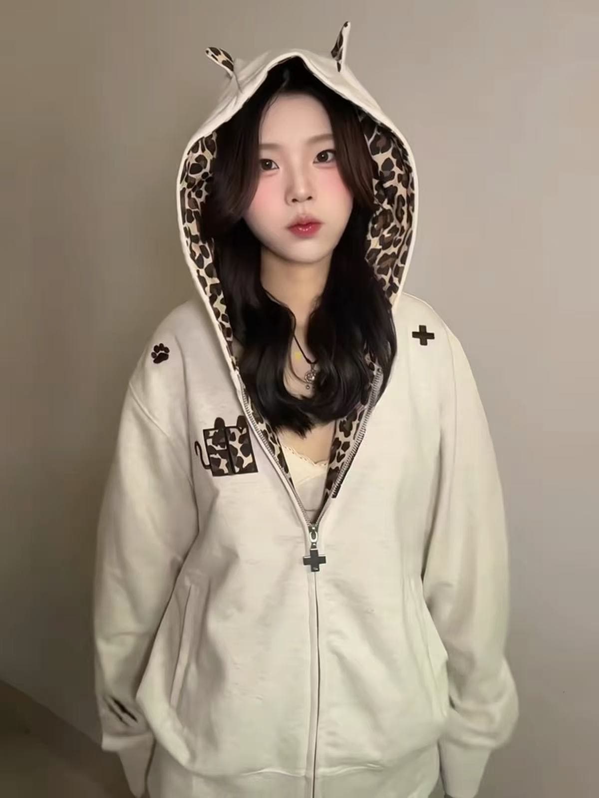 아메리칸 레오파드 무늬 자수 여성 코트 가을 2026 새로운 디자인 센스 작은 대중 루즈핏 오픈 가디건 지퍼 후드 티 스웨터 이미지 3
