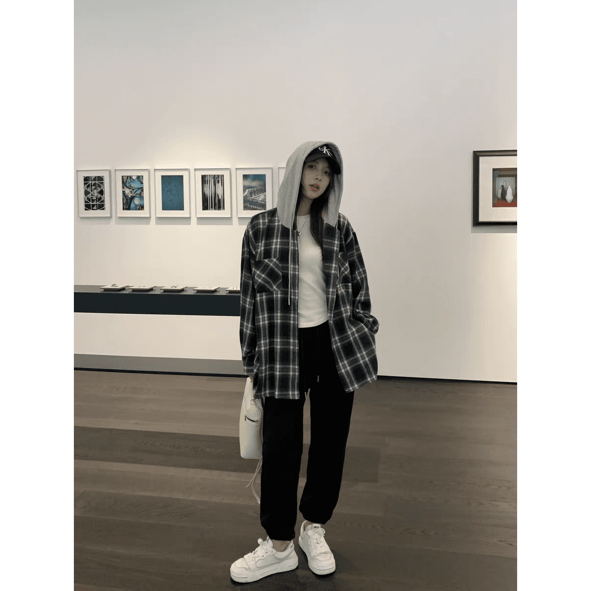 레트로 후드 체크무늬 여성 셔츠 새로운 학원 스타일 가을 루즈핏 느긋한 바람 작은 키 셔츠 연삭 털 얇은 코트 이미지 3