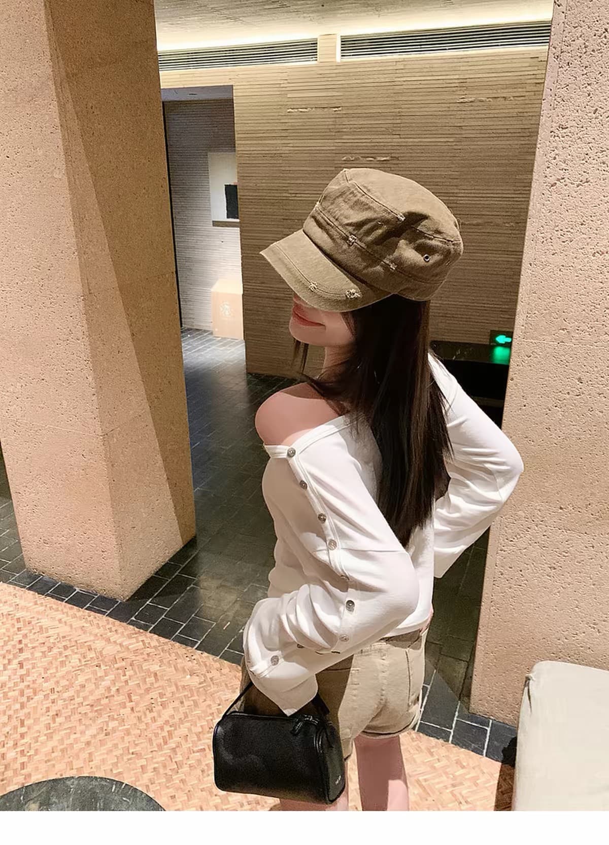 화이트 단추 비스듬한 어깨 긴팔 티셔츠 여성 이른 가을 핫걸 루즈핏 작은 대중 디자인 센스 오프숄더 맨위 상세 이미지 13