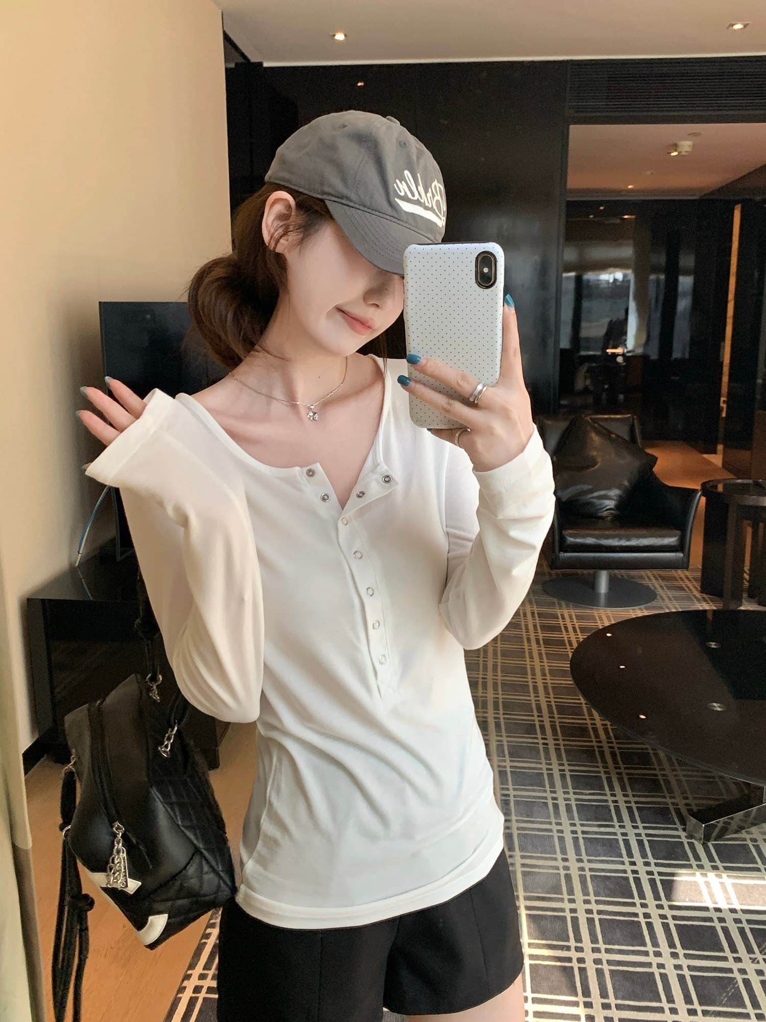 아메리칸 핫걸 긍정적 인 어깨 헨리 칼라 스냅 단추 긴팔 티셔츠 여성 이른 가을 인사이드 가져 가라. 슬림해 보이는 몸매 가꾸기 기본 셔츠 맨위 상세 이미지 3