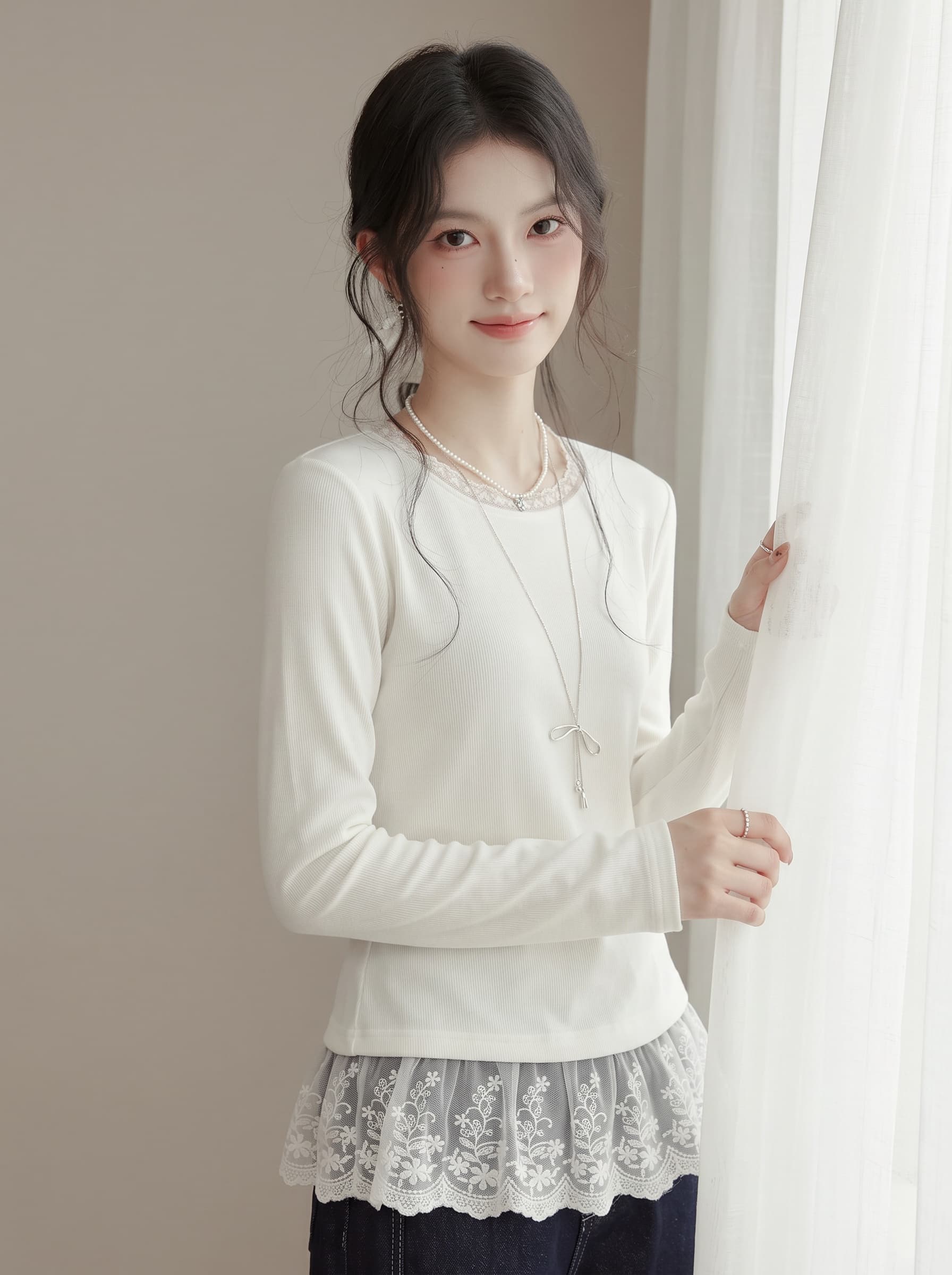 봄 가을 새로운 레이스 자수 밑단 긴팔 맨위 여성 몸매 가꾸기 다용도 라운드 넥 화이트 인사이드 가져 가라. 기본 셔츠 상세 이미지 5