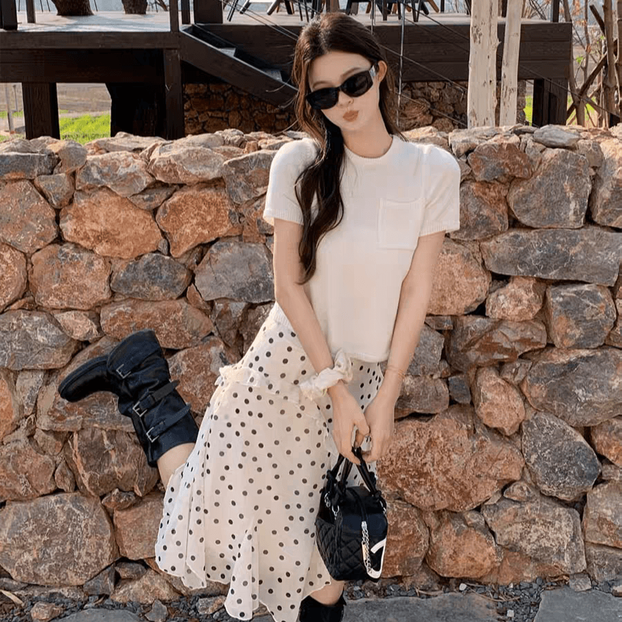 한국 동대문 얇은 스타일 라운드 넥 뒤로 트임 레이스업 니트 반팔 티셔츠 여성 여름 패션 루즈핏 맨위 이미지 4