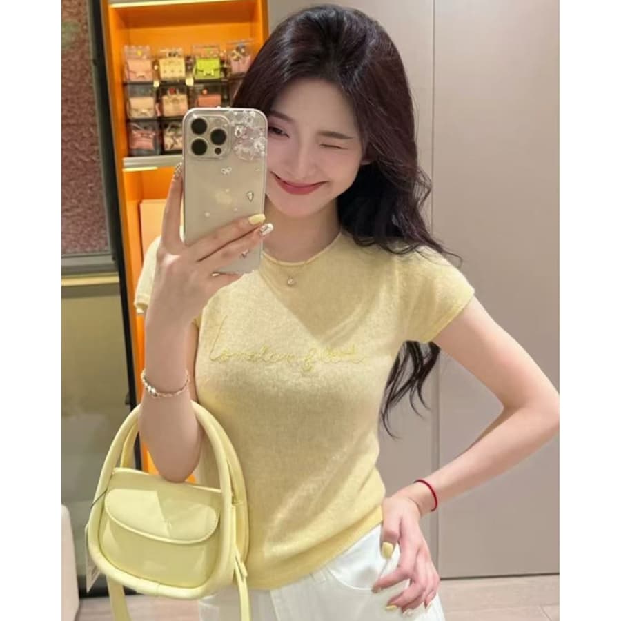 한 부서 황색 알파벳 긍정적 인 어깨 반팔 티셔츠 여성 여름 새로운 슈퍼 화재 연령 감소 자이언트 잘 생긴 아름다운 맨위 이미지 2