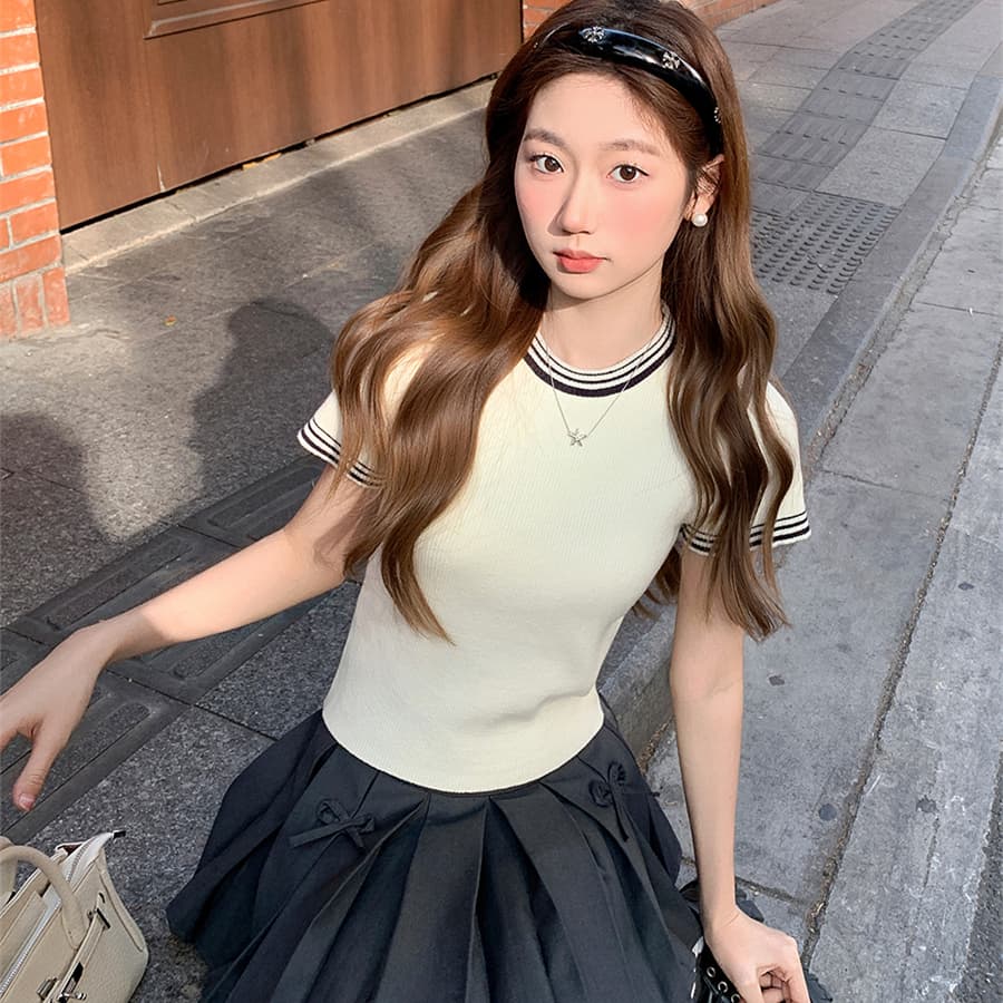 한 부서 배색 라운드 넥 니트 반팔 티셔츠 여성 새로운 몸매 가꾸기 슬림해 보이는 미니멀리즘 긍정적 인 어깨 다용도 맨위 상세 이미지 4