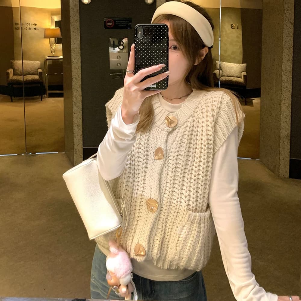 한 부서 느긋한 두꺼운 선 니트 조끼 여자 가을 의상 새로운 대 단추 주머니 민소매 조끼 외부 잡아라. 의류