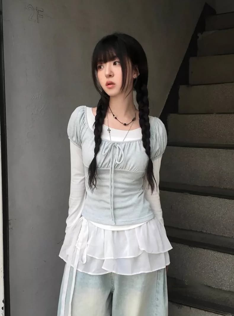 가을 의상 새로운 작은 청신 쇼트 스타일 페이크 레이어드 긴팔 라운드 넥 끈 티셔츠 여성 셔츠 상세 이미지 8
