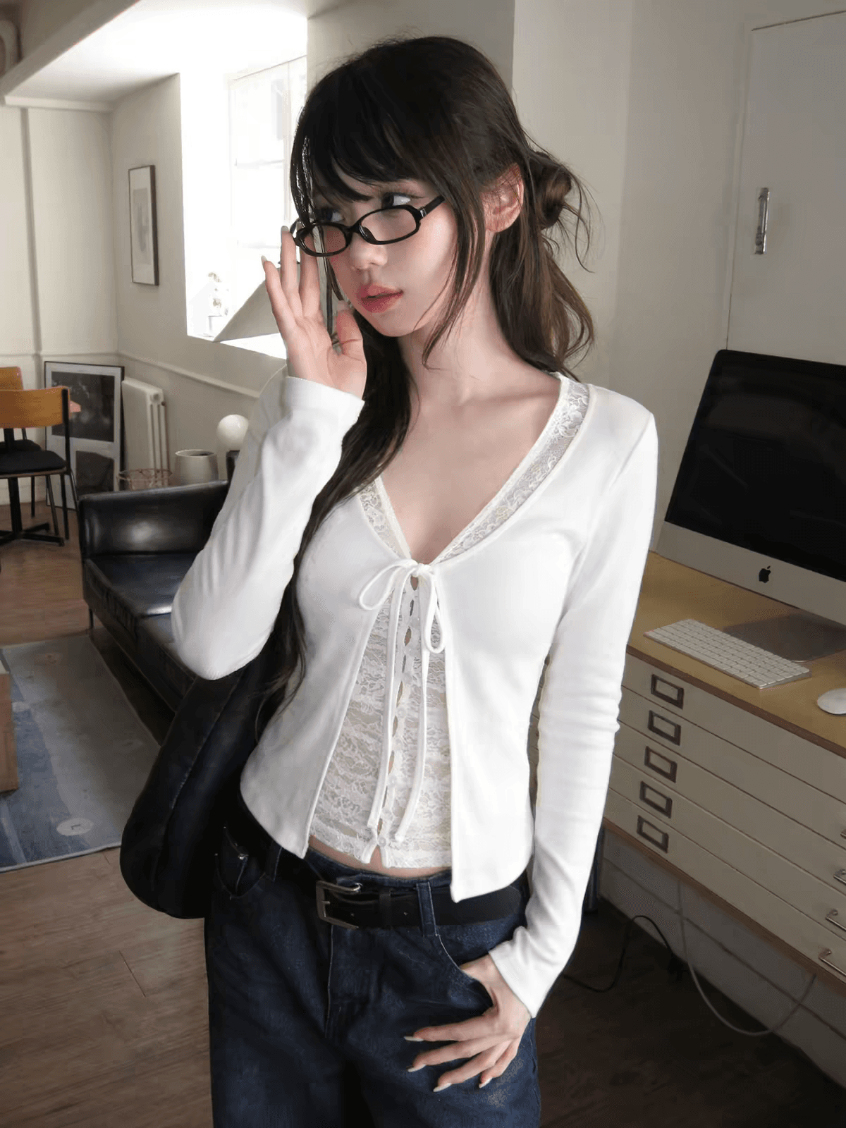 페이크 레이어드 긴팔 순수한 욕망 핫걸 스트랩 몸매 가꾸기 V넥 레이스 기본 셔츠 쇼트 스타일 맨위