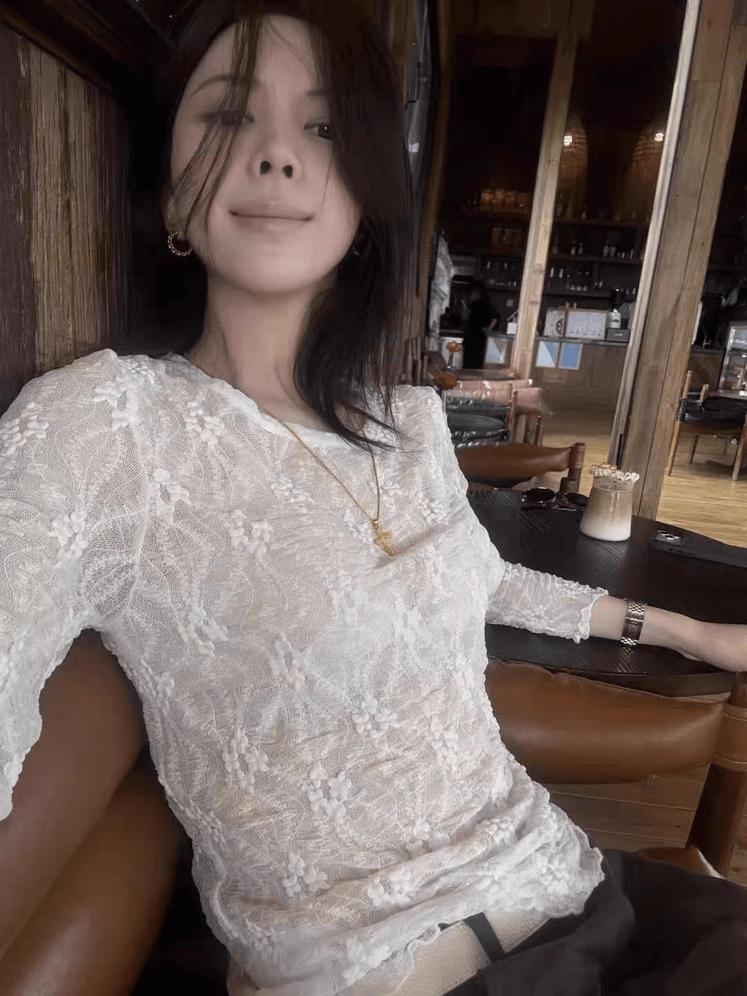 기본 셔츠 꽃 레이스 한 부서 여성 의류 풀오버 몸매 가꾸기 슬림해 보이는 긴팔 상세 이미지 4