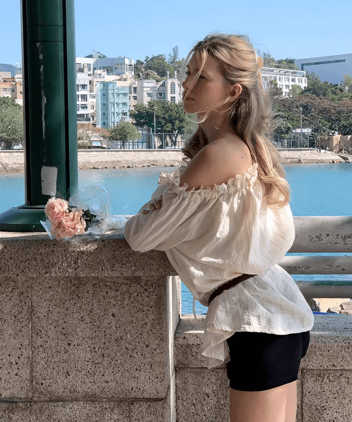 루즈핏 한 단어 비스듬한 칼라 오프숄더 프릴 블라우스 셔츠 맨위 상세 이미지 25