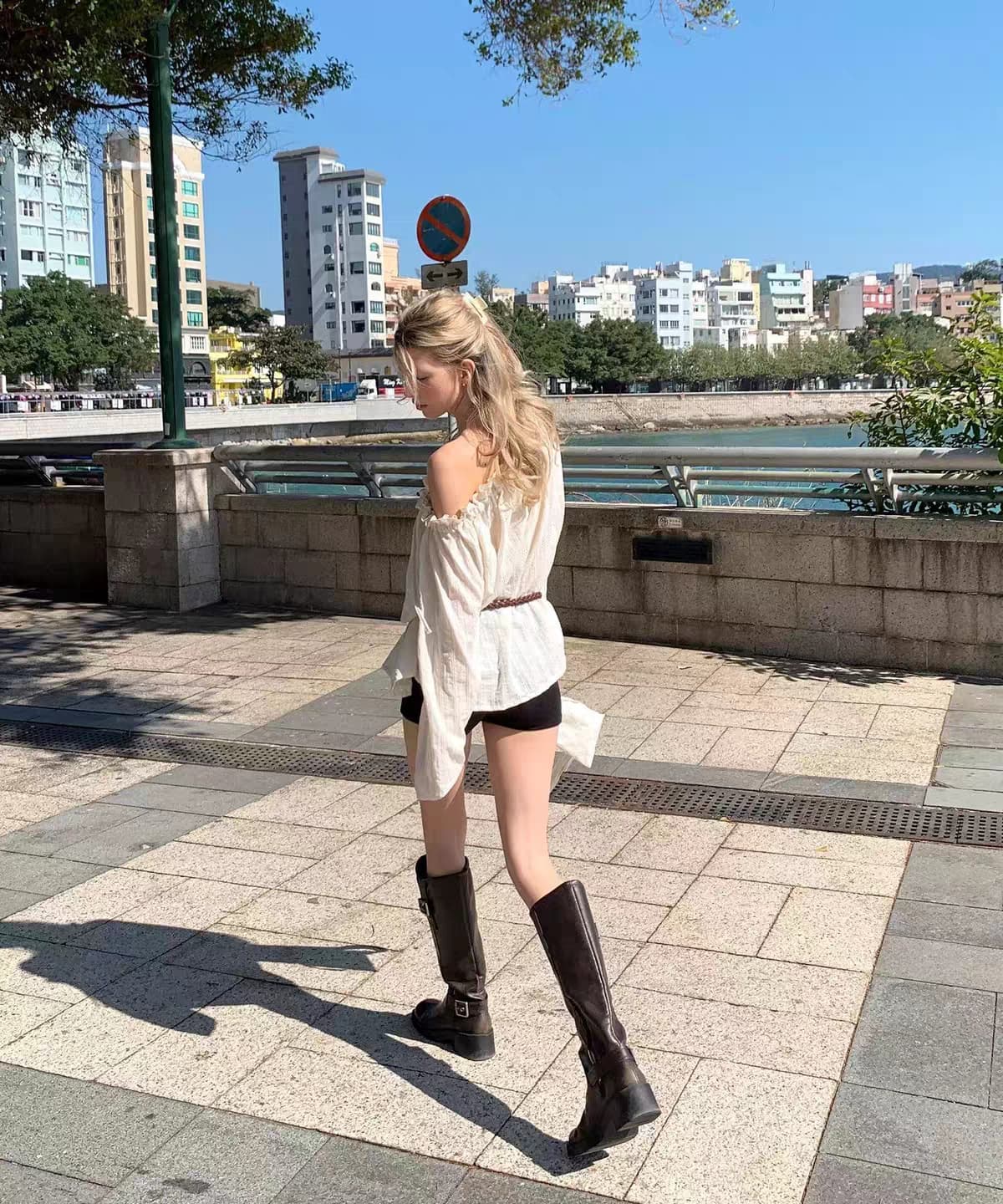 루즈핏 한 단어 비스듬한 칼라 오프숄더 프릴 블라우스 셔츠 맨위 상세 이미지 30