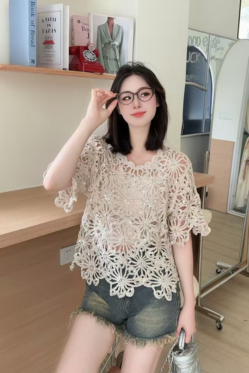 한국 스타일 품격 패션 레트로 홀로우 아웃 빛 럭셔리 외국 가스 배트윙 소매 슬림해 보이는 루즈핏 레이스 니트 스웨터 맨위