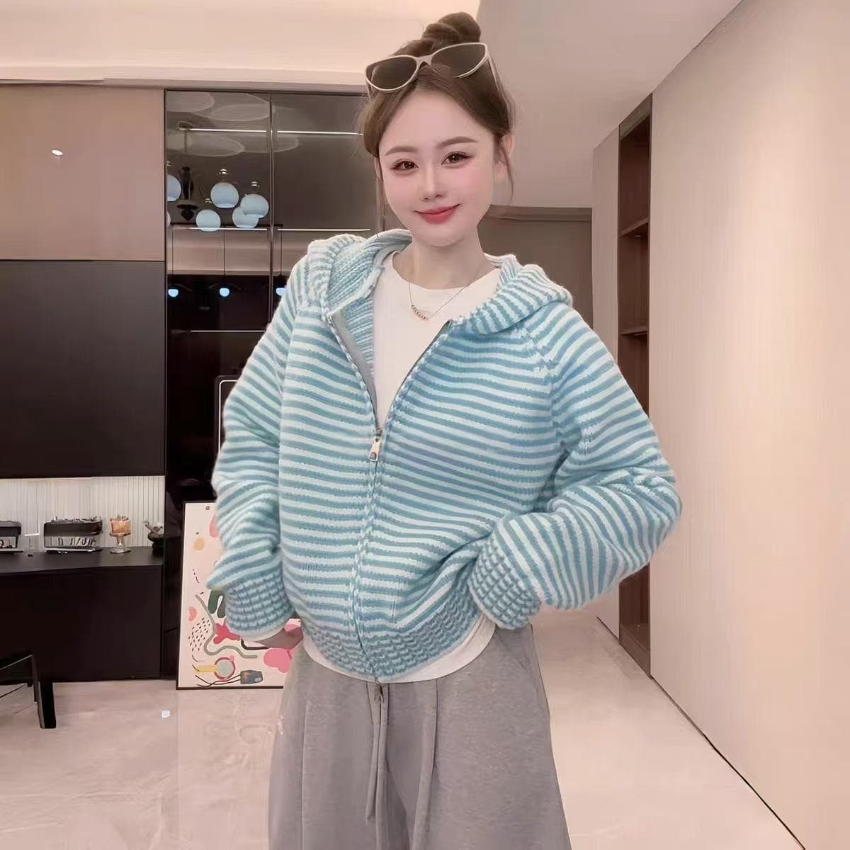 스트라이프 배색 더블 지퍼 후드 니트 스웨터 여성 오픈 가디건 2026 봄 새로운 다용도 스웨터 고급 센스 맨위