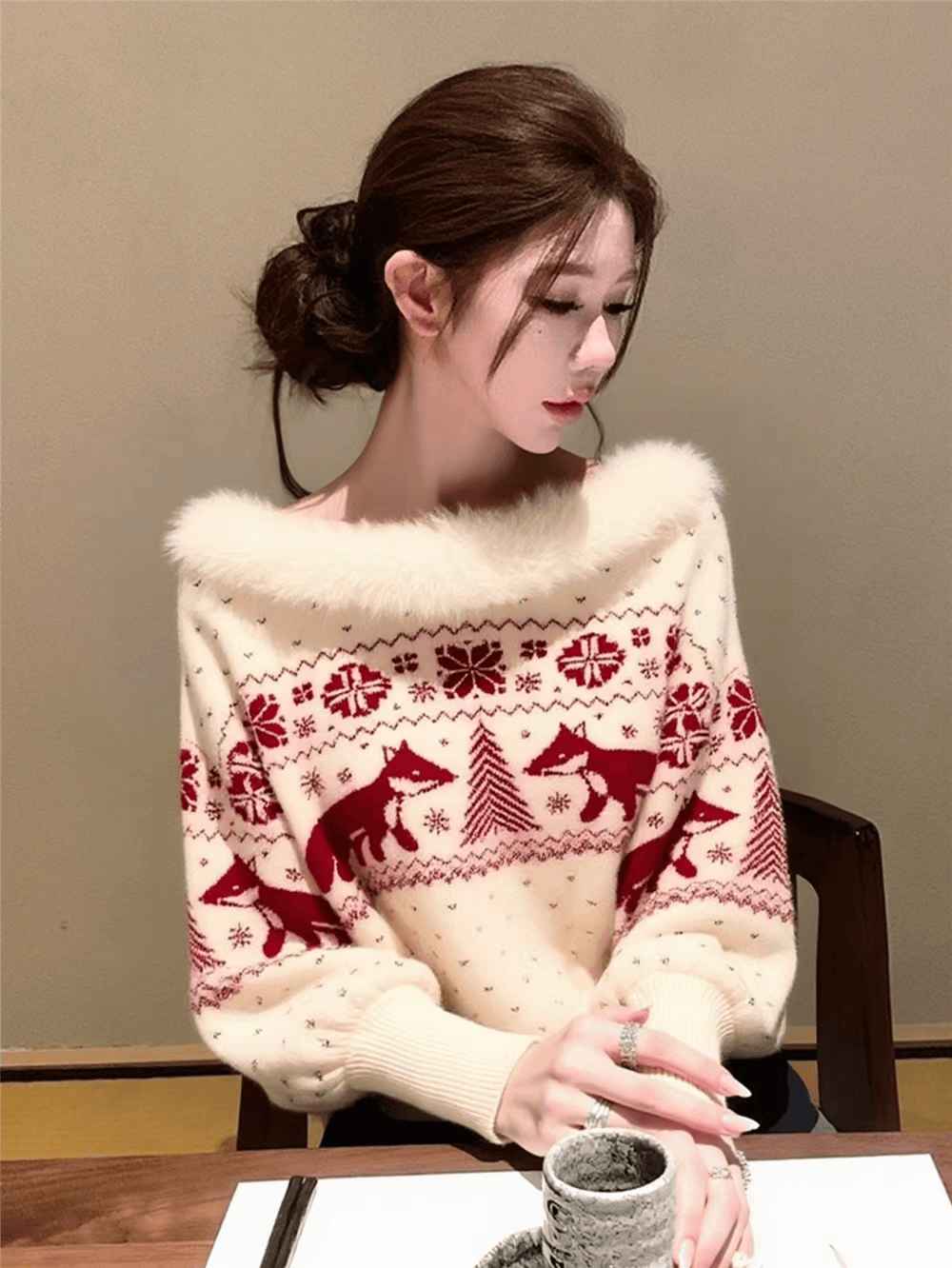 겨울 아름다운 자이언트 잘 생긴 부드러운 연령 감소 품격 루즈핏 느긋한 고급 센스 공정한 섬 오프숄더 스웨터 상세 이미지 3