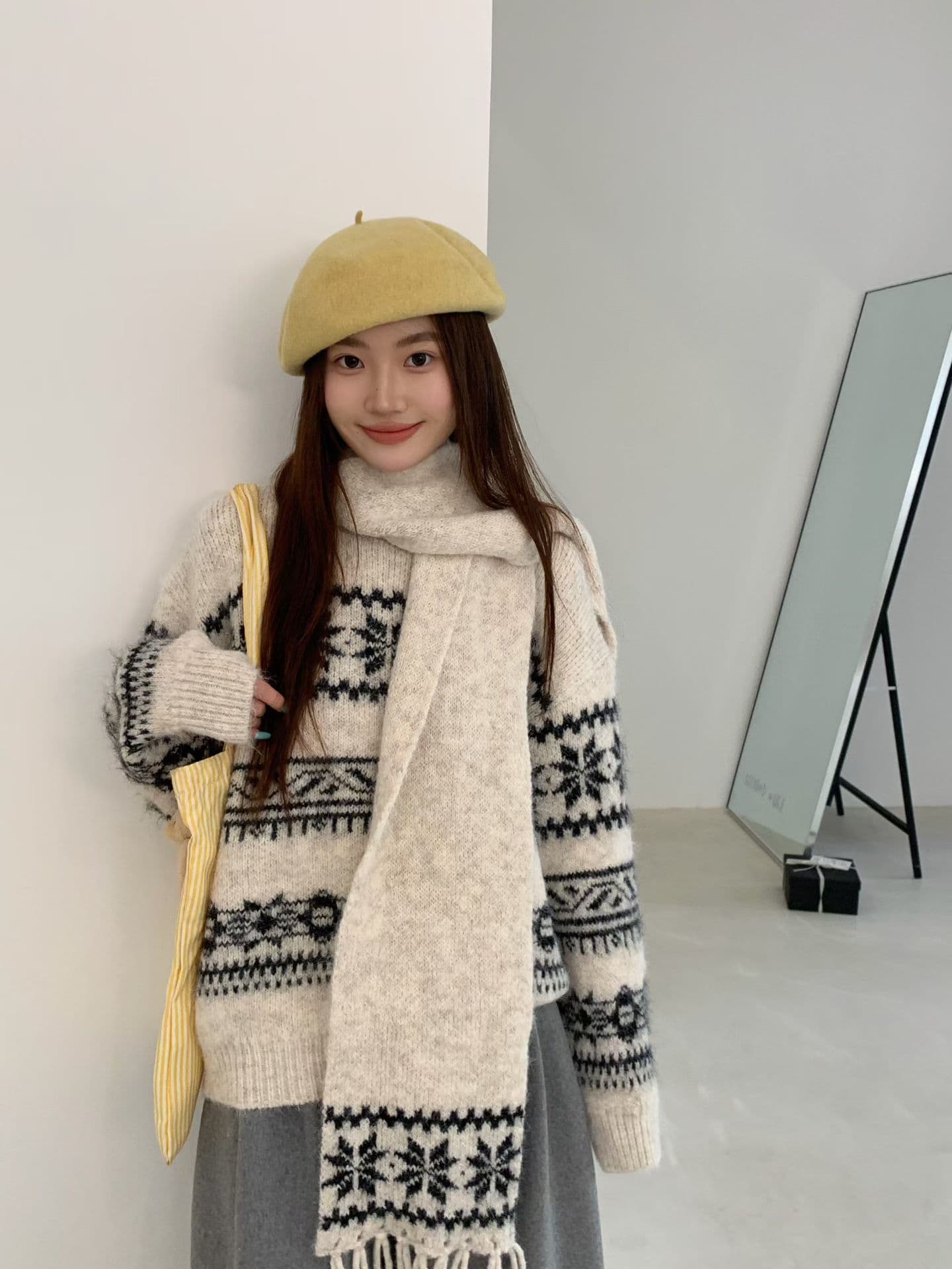 한 부서 새로운 패션 디자인 센스 라운드 넥 레트로 자카드 패치워크 색상 부드러운 찹쌀 니트 스웨터 여성 벨트 스카프 만나는 트렌디 상세 이미지 6