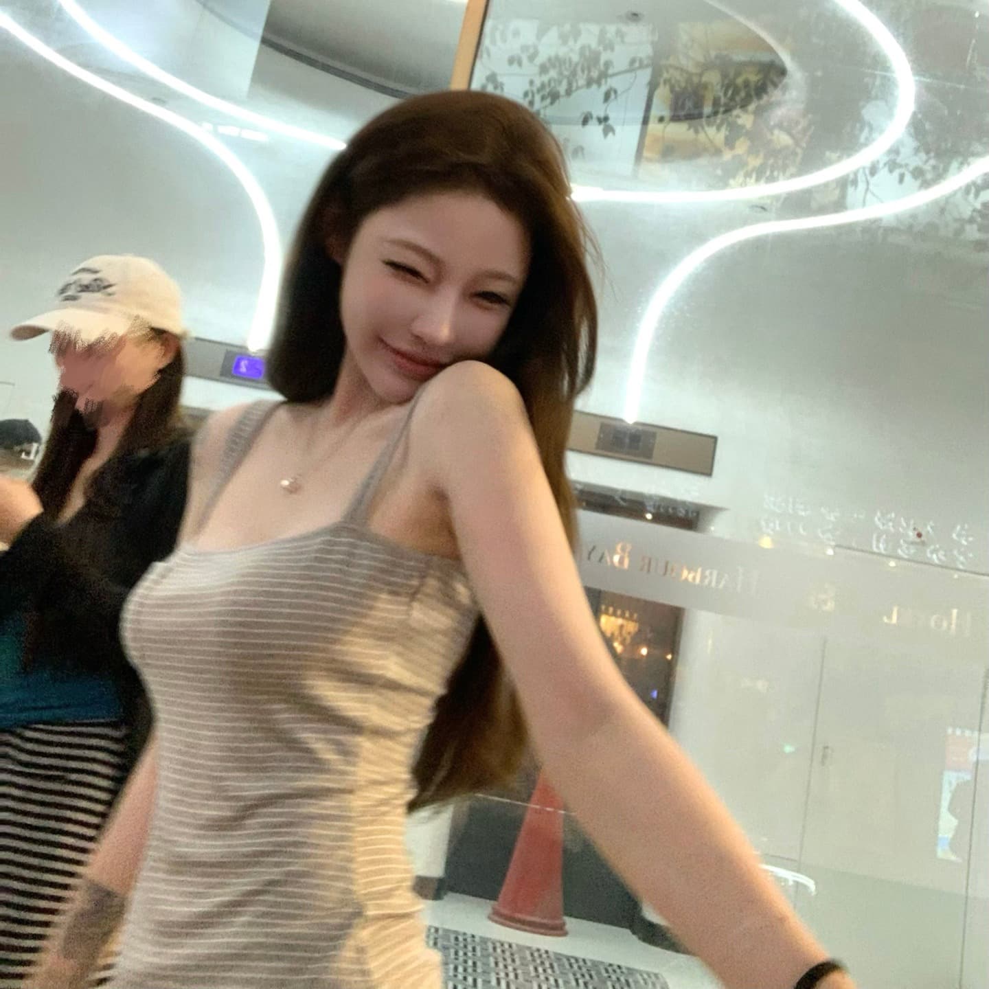suuuicee 화 초점 높음 비전 수준 스트라이프 몸매 가꾸기 와이드 어깨끈 캐미솔 캐주얼 맨위 이미지 5