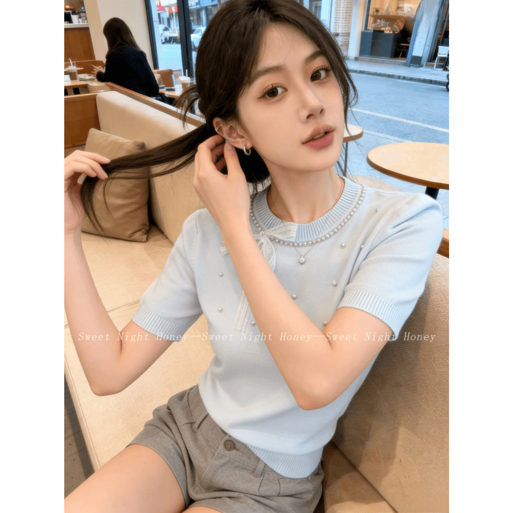 작은 샤넬 스타일 진주 나비 매듭 반팔 니트 스웨터 여성 여름 새로운 품격 연령 감소 패션 다용도 티셔츠 맨위 상세 이미지 11