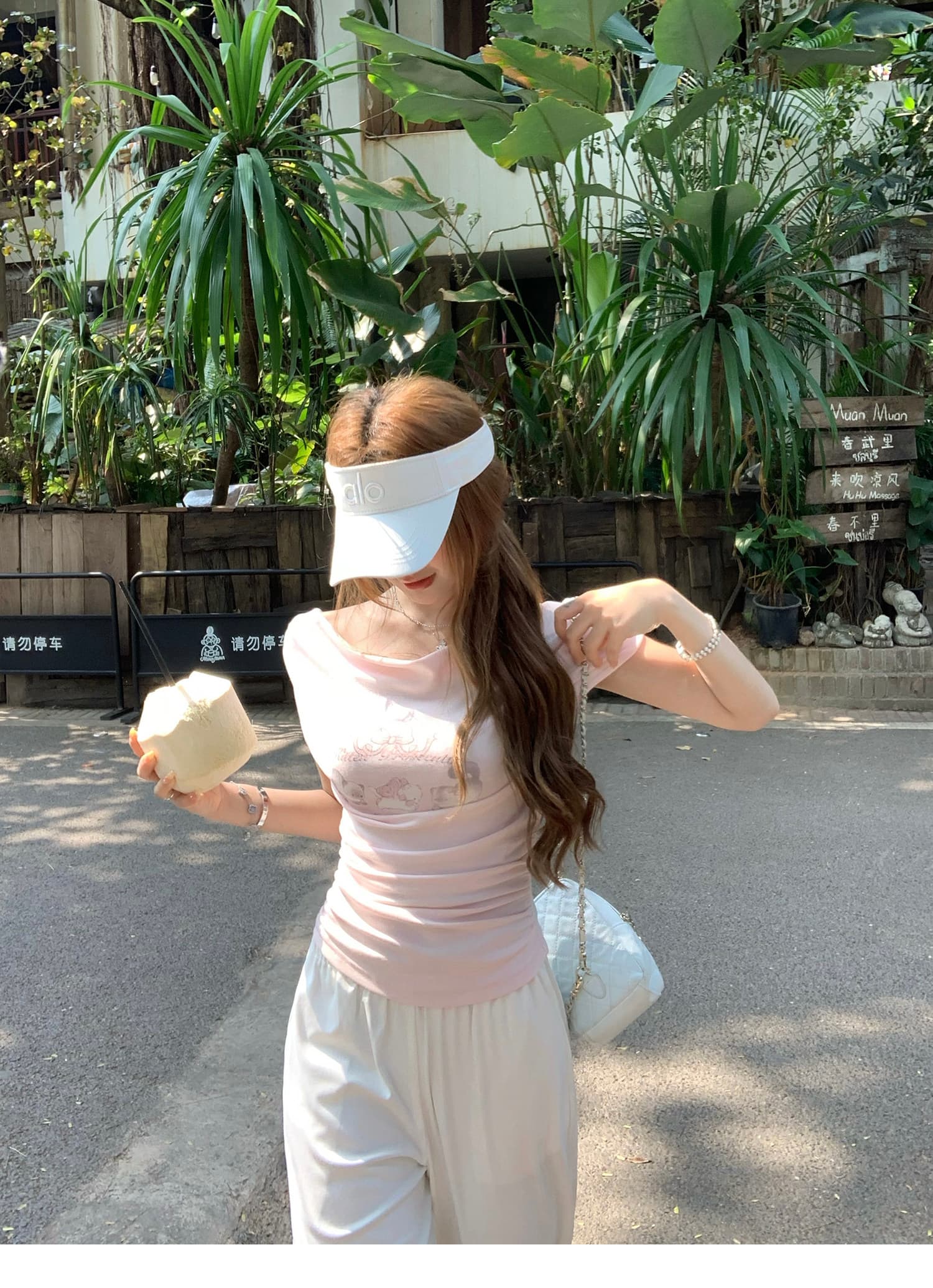 q 여자 집 고양이 사랑의 신 주간 실크 흔들다 칼라 오프숄더 둘 착용 프린트 맨위 반팔 여성 티셔츠 2026 새로운 여름 상세 이미지 4