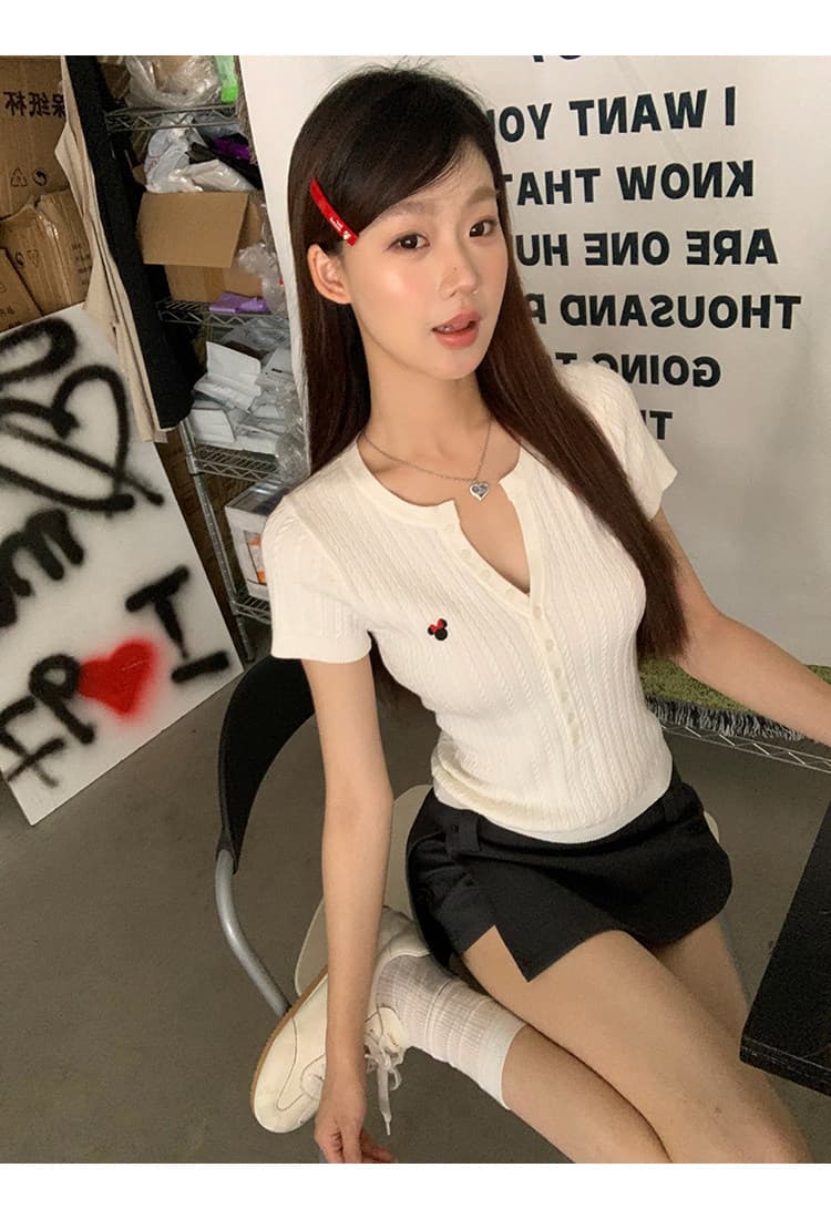 레드 맨 파빌리온 반팔 티셔츠 여성 2026 새로운 폭발 Z아 어깨 몸매 가꾸기 화이트 슬림해 보이는 니트 디자인 센스 맨위 상세 이미지 9