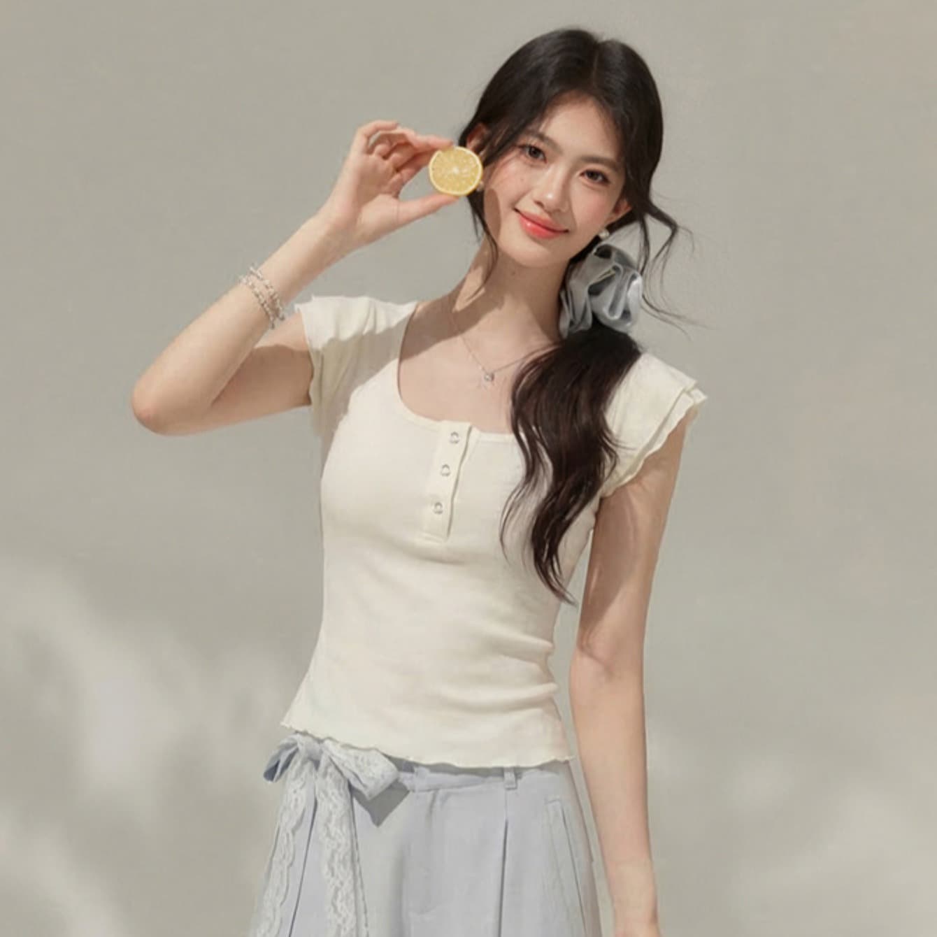 Ouyang 안녕하세요. 재미있는 도트 무늬 회색 u 칼라 작은 날다 소매 반팔 티셔츠 여성 여름 허리 수축 몸매 가꾸기 쇼트 스타일 맨위 이미지 2