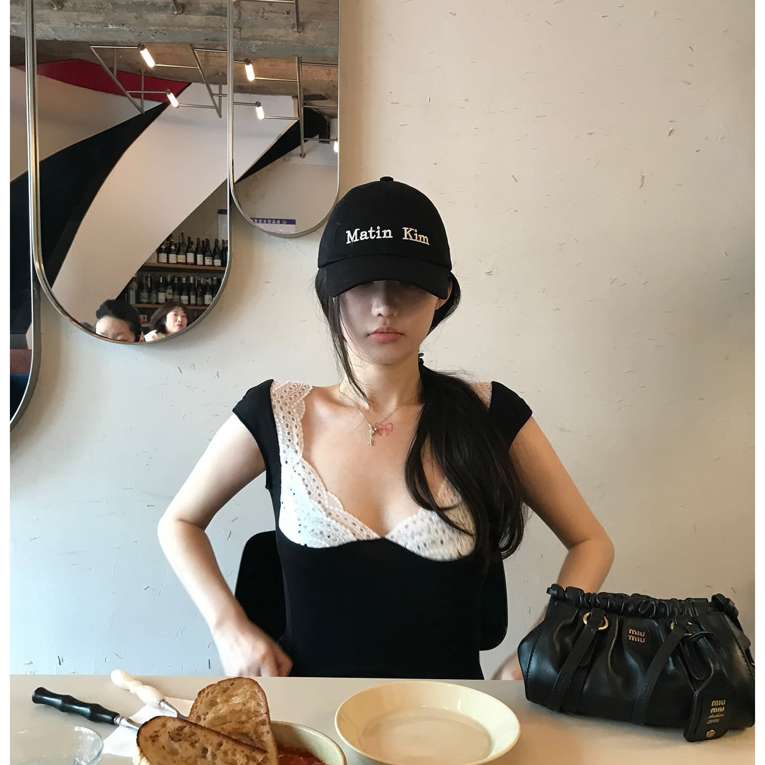 sheepland 흑인과 백인 편지 레이스 측면 광장 칼라 주간 실크 반팔 티셔츠 여성 여름 몸매 가꾸기 슬림해 보이는 순수한 욕망 맨위 이미지 6