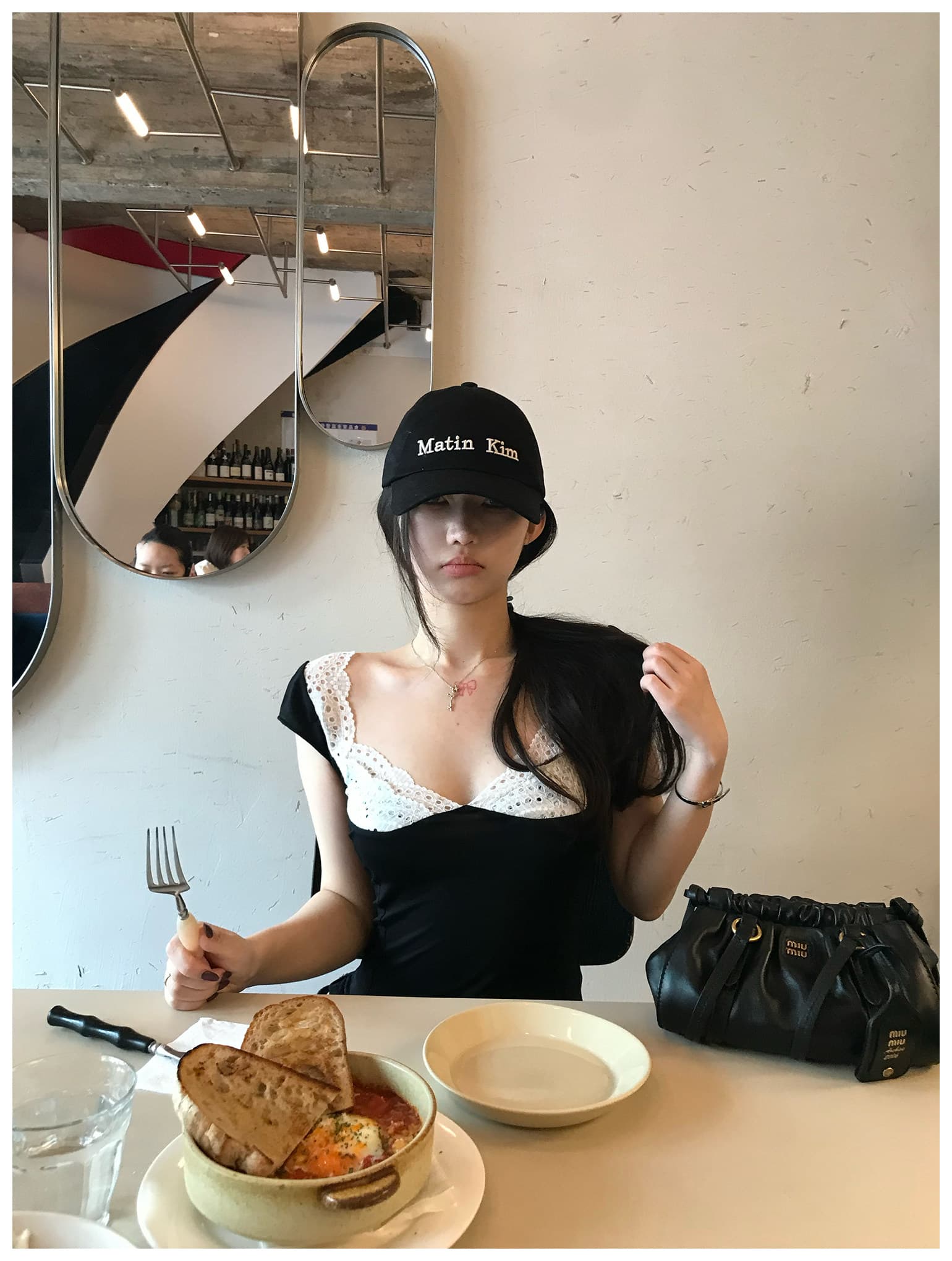 sheepland 흑인과 백인 편지 레이스 측면 광장 칼라 주간 실크 반팔 티셔츠 여성 여름 몸매 가꾸기 슬림해 보이는 순수한 욕망 맨위 상세 이미지 2