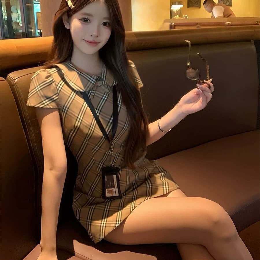 2026 섹션 베이비 칼라 체크무늬 치마 천 골드 센스 달콤함 드레스 슬림해 보이는 섹션 슈퍼 잘 생긴 중 고풍 허리 수축 여성 의류