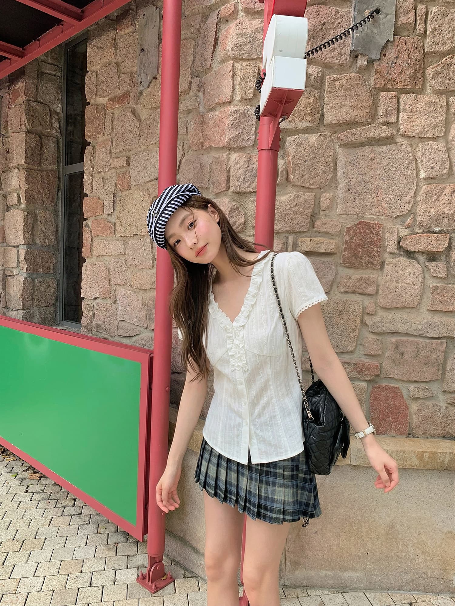 77space 화이트 프릴 V넥 긍정적 인 어깨 반팔 여성 셔츠 여름 디자인 센스 작은 대중 허리 수축 슬림해 보이는 맨위 이미지 3