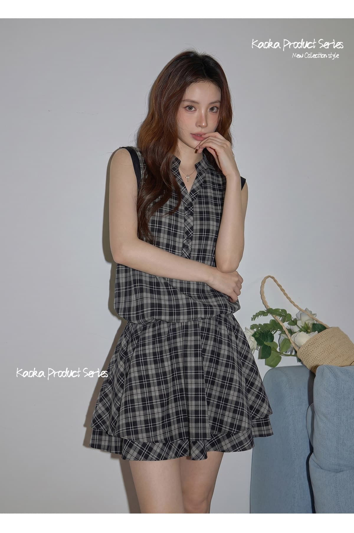 시끄러운 홈 고급 센스 검정색 체크무늬 V넥 민소매 여성 드레스 2026 여름 허리 수축 단추 한 마디 미니 스커트 상세 이미지 7