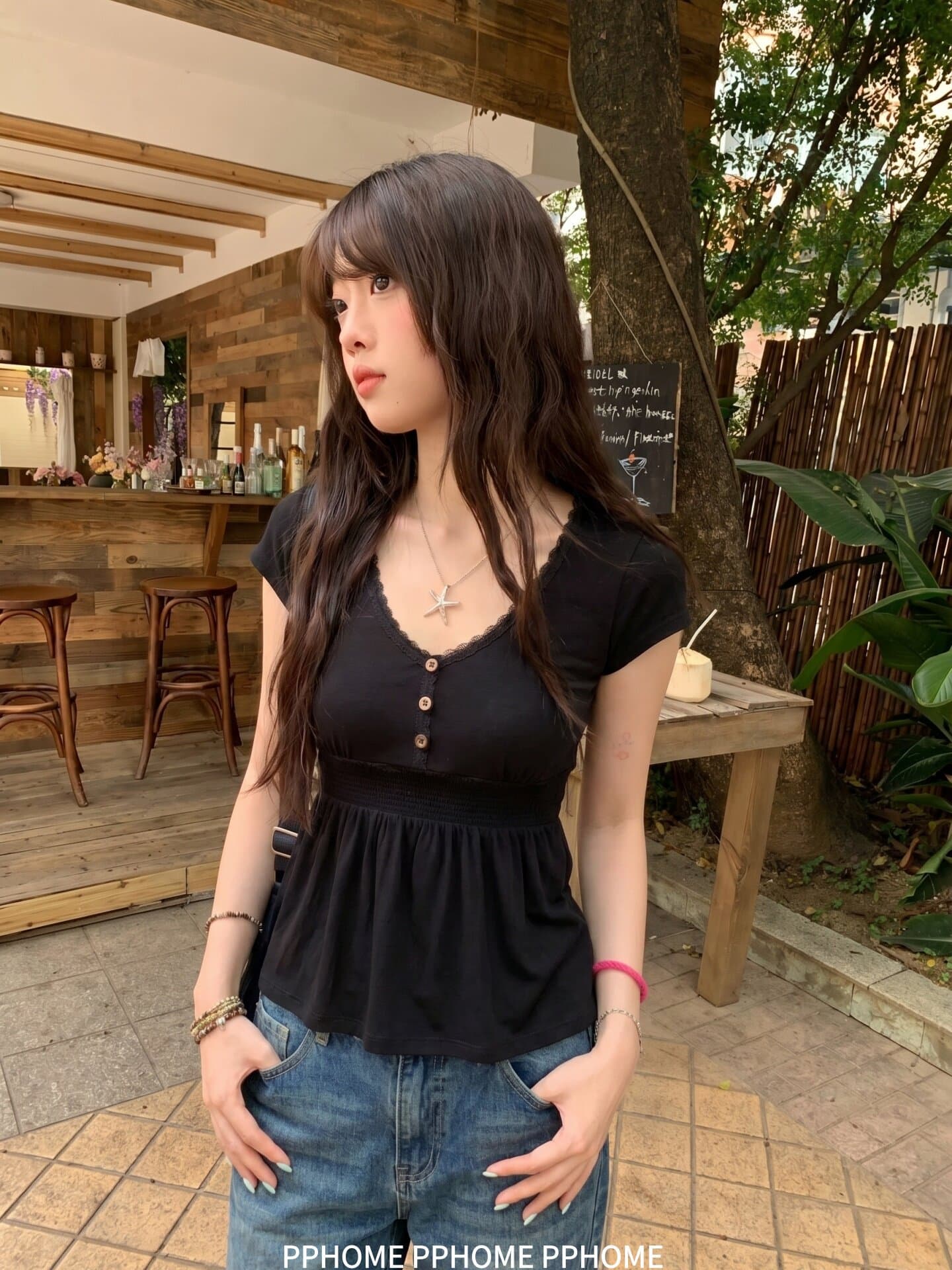pphome 직접 만든 블랙 숙련 된 연인 디자인 센스 레이스 조각 V넥 단추 반팔 티셔츠 허리 수축 주름 맨위 상세 이미지 3