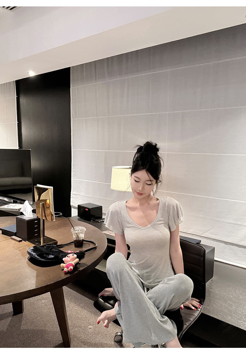 laareetoo 주간 실크 면 린넨 2 가지 색상 스트라이프 V넥 반팔 티셔츠 여성 여름 맨위 다용도 슬림해 보이는 동정 상세 이미지 9