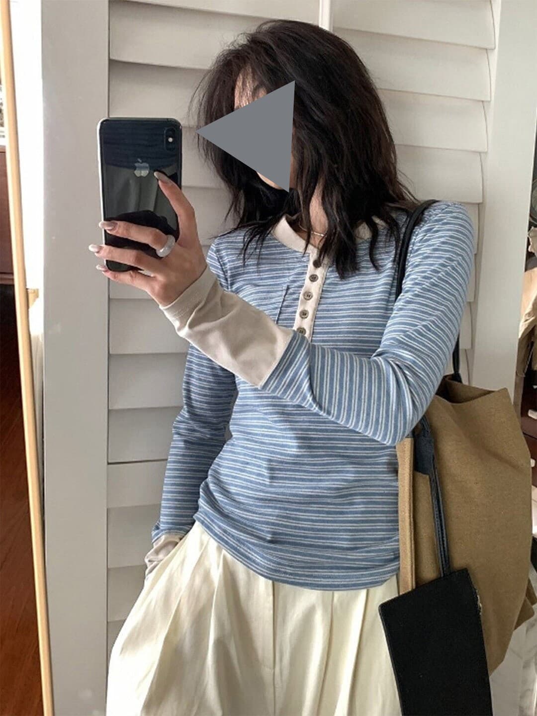 디자인 센스 단추 헨리 칼라 긴팔 티셔츠 여성 봄 가을 새로운 레트로 배색 스트라이프 기본 셔츠 몸매 가꾸기 맨위 상세 이미지 2