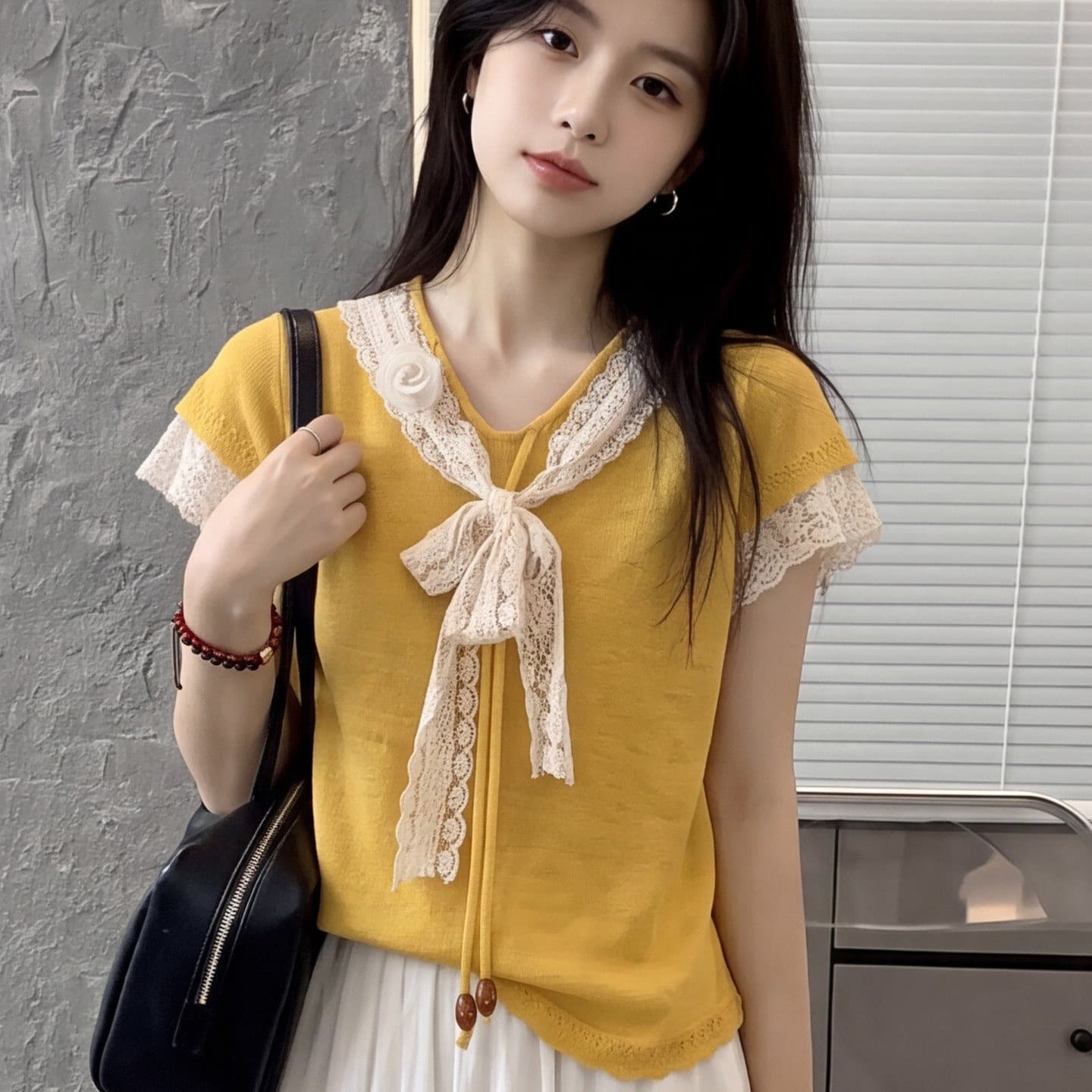 달콤함 연령 감소 황색 레이스 조각 레이스업 반팔 티셔츠 여성 여름 작은 대중 디자인 센스 얇은 스타일 니트 맨위 이미지 5