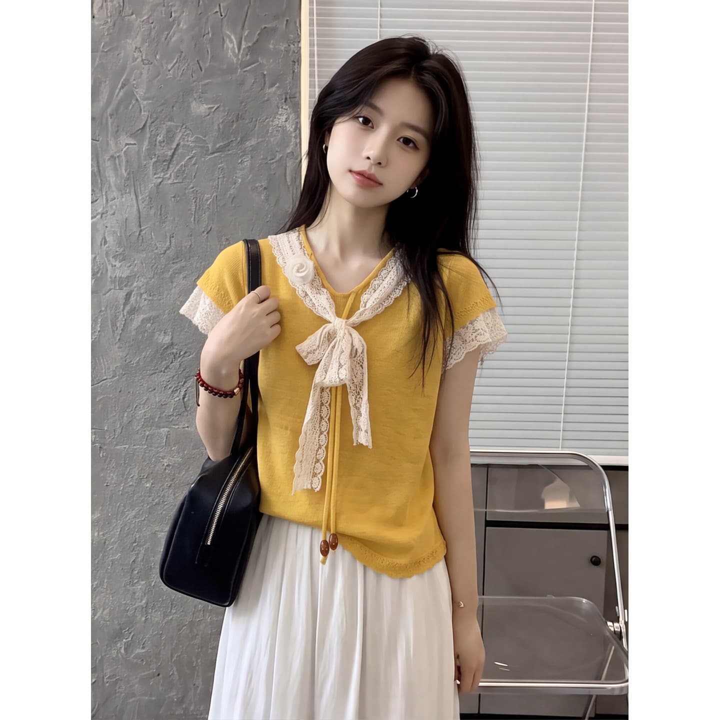 달콤함 연령 감소 황색 레이스 조각 레이스업 반팔 티셔츠 여성 여름 작은 대중 디자인 센스 얇은 스타일 니트 맨위 상세 이미지 2