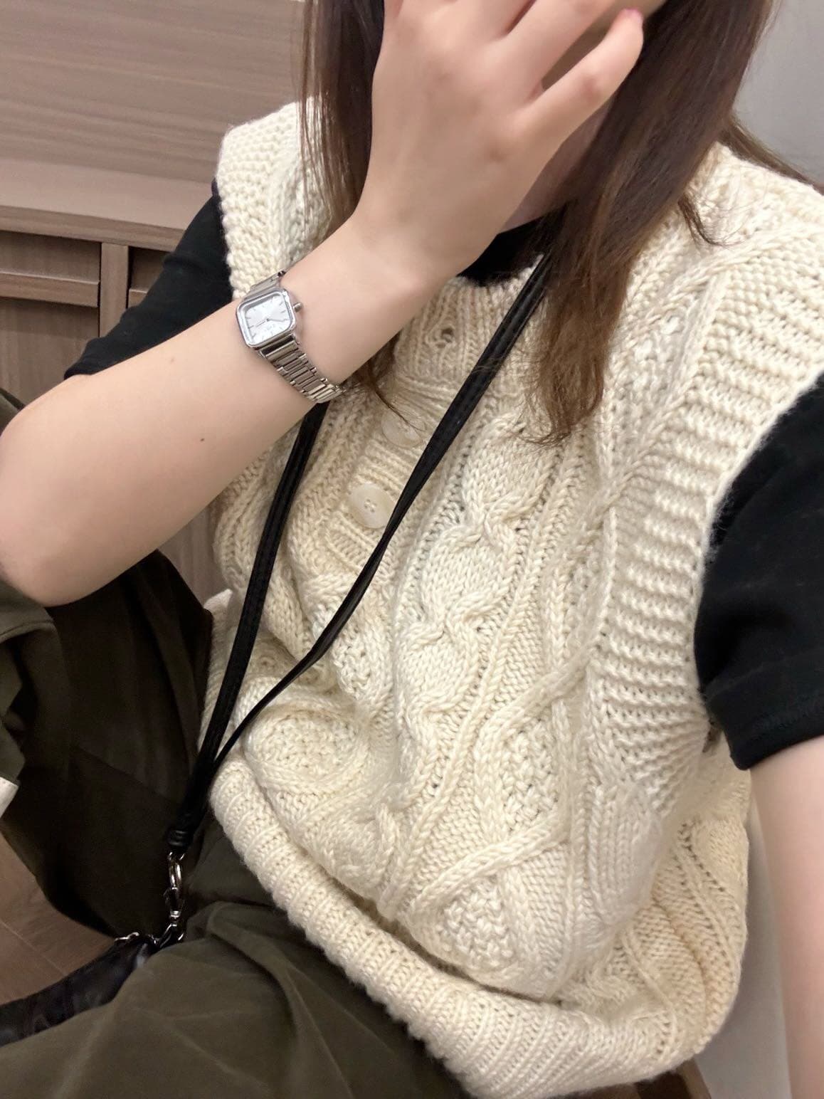 느긋한 레트로 꽈배기 스웨터 조끼 여자 가을 겨울 새로운 라운드 넥 고급 센스 작은 키 니트 조끼 스택 착용 이미지 2