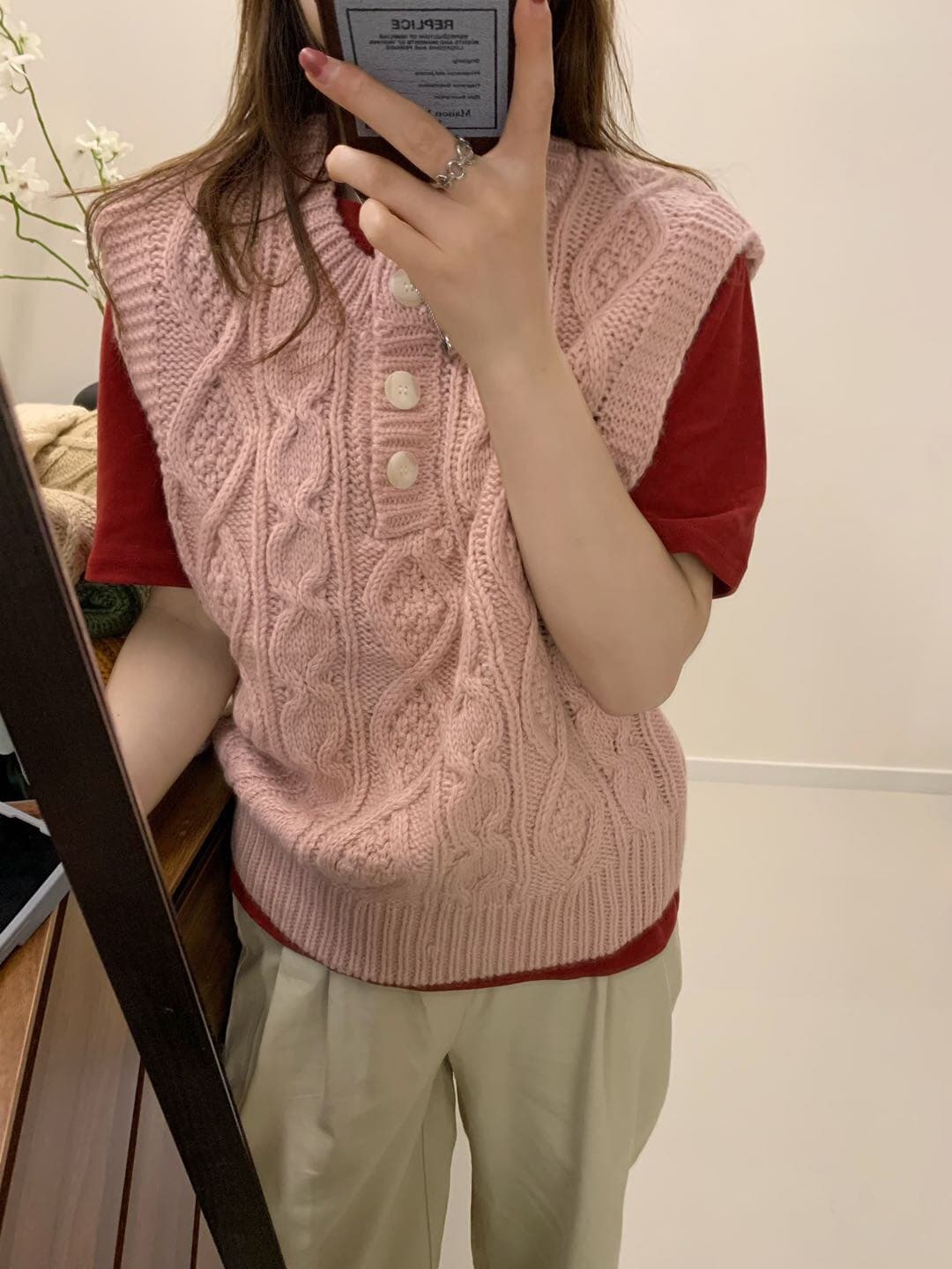 느긋한 레트로 꽈배기 스웨터 조끼 여자 가을 겨울 새로운 라운드 넥 고급 센스 작은 키 니트 조끼 스택 착용 상세 이미지 12