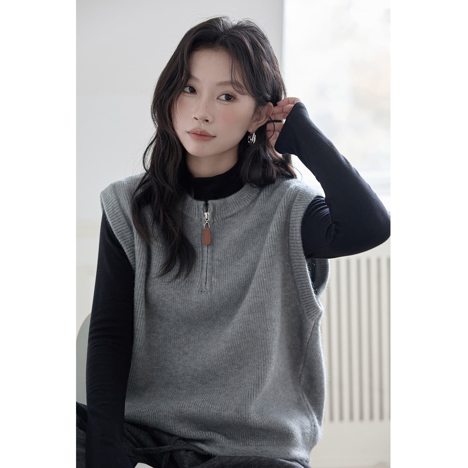huixi 페인트 부서 회색 니트 조끼 여자 2026 봄 가을 새로운 작은 대중 다용도 스택 착용 민소매 스웨터 조끼