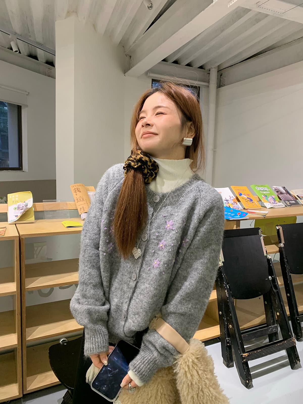 무거운 작업 자수 부드러운 찹쌀 달콤함 한 부서 스웨터 여자 가을 겨울 새로운 루즈핏 느긋한 바람 긴팔 다용도 니트 오픈 가디건 이미지 3