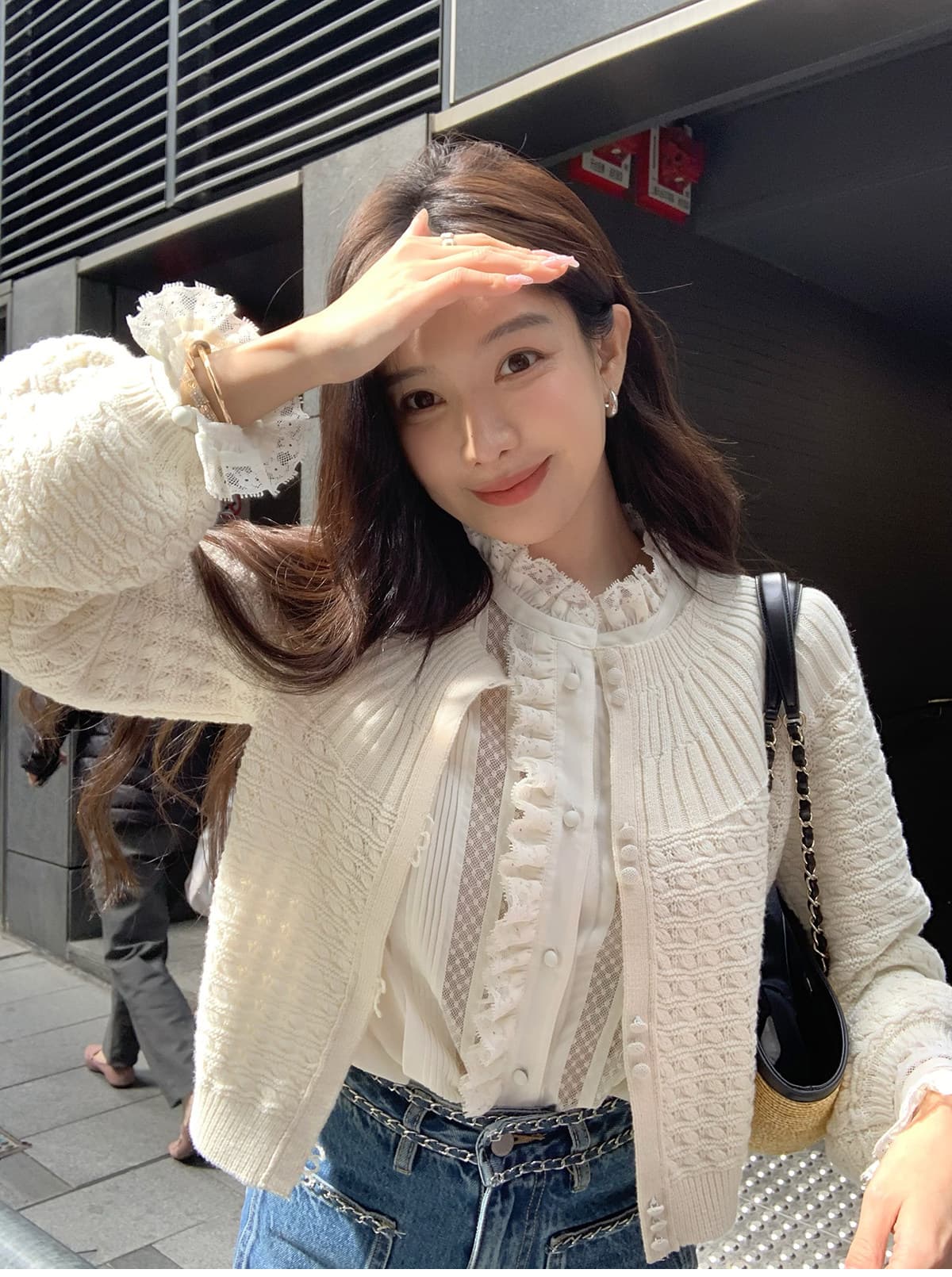시 웨이 리앙 봄날 전복 프랑스식 낭만주의 루즈핏 느긋한 라운드 넥 벌룬 소매 홀로우 아웃 오픈 가디건 상세 이미지 7