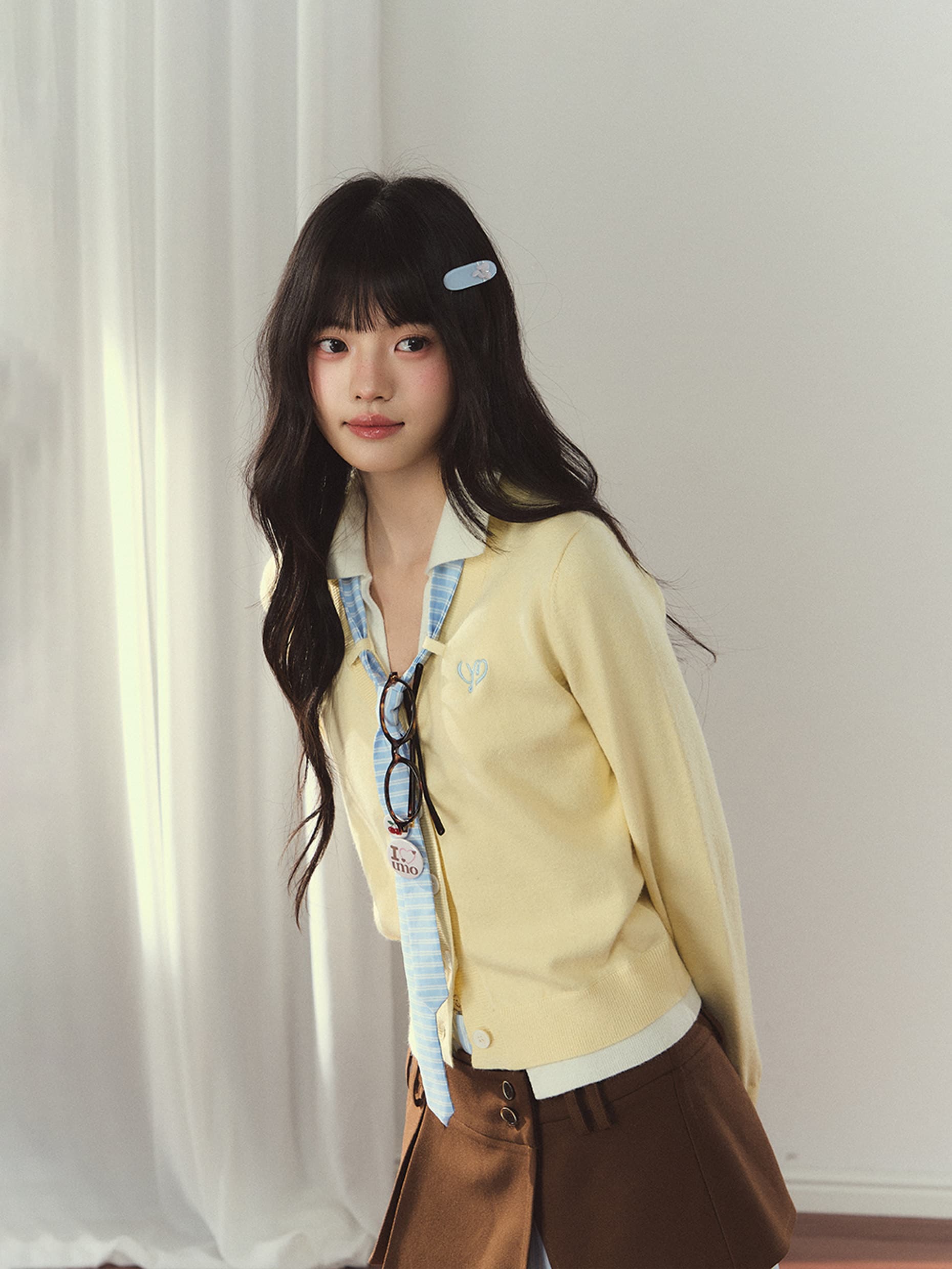 umoumo 우 버섯 이른 가을 한 부서 소녀 스트라이프 넥타이 배색 페이크 레이어드 V넥 오픈 가디건 슬림해 보이는 털 니트 스웨터 이미지 2