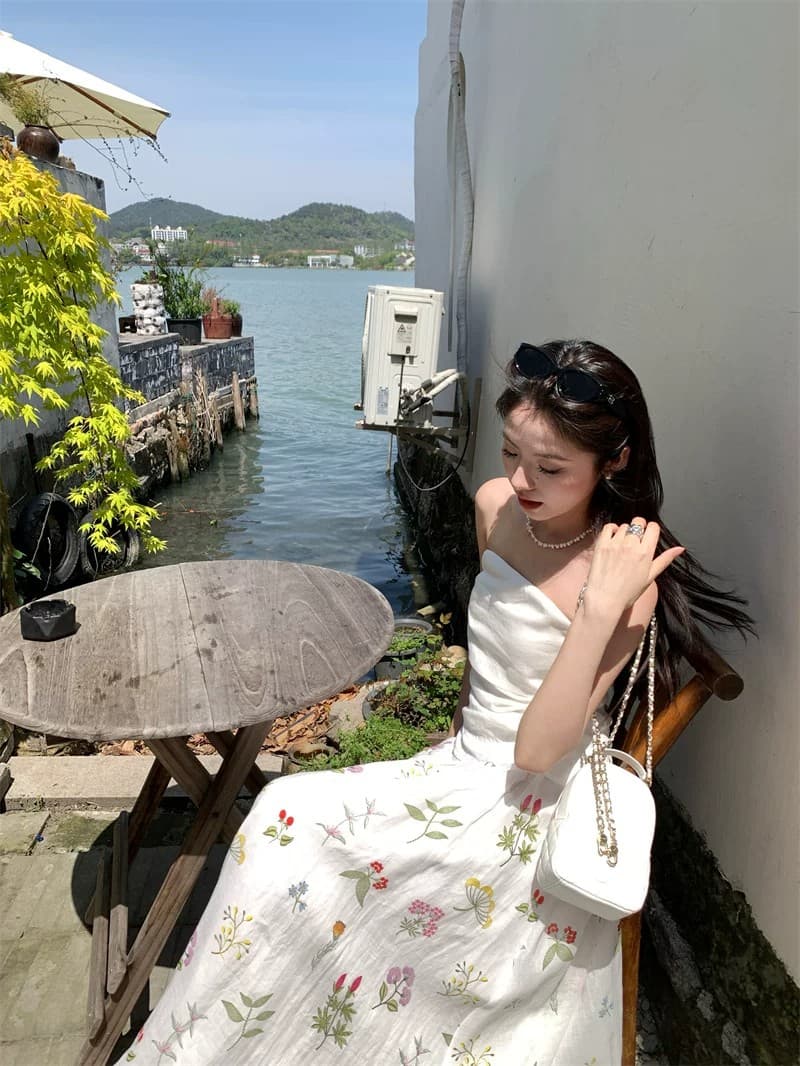 프랑스식 달콤함 화이트 꽃무늬 한 마디 롱 코트 반신 스커트 여성 2026 여름 새로운 허리 수축 슬림해 보이는 품격 롱 스커트 상세 이미지 4