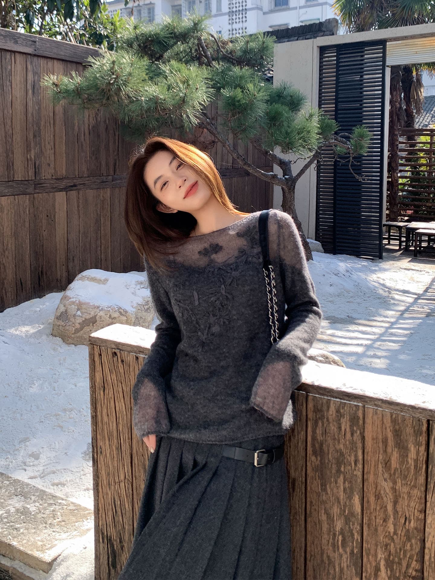 leetwins 부드러운 실어증 양 낙타 털 보트넥 니트 스웨터 여성 고급 센스 자수 꽃 홀로우 아웃 맨위 이미지 5