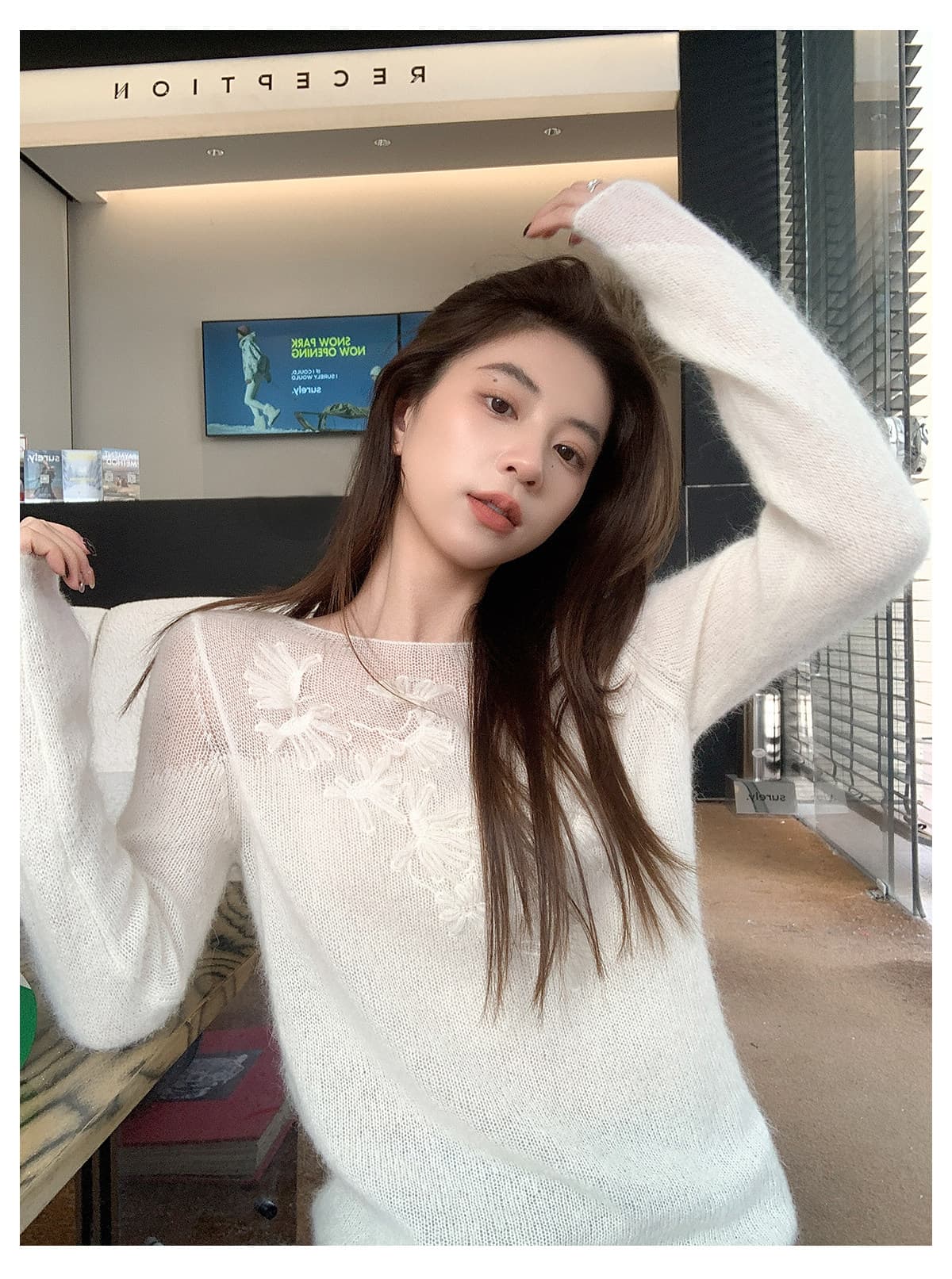 leetwins 부드러운 실어증 양 낙타 털 보트넥 니트 스웨터 여성 고급 센스 자수 꽃 홀로우 아웃 맨위 상세 이미지 10