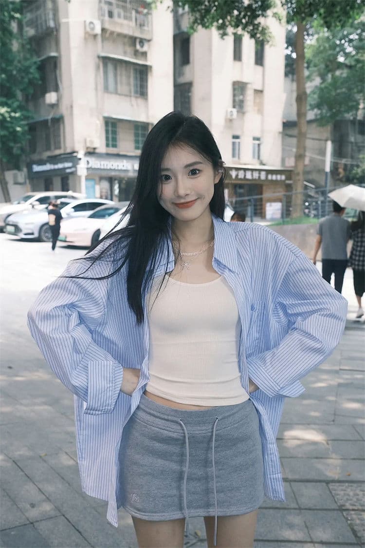 파란색 스트라이프 셔츠 재킷 2025 새로운 가을 느긋한 바람 한 부서 두꺼운 스타일 셔츠 이미지 4