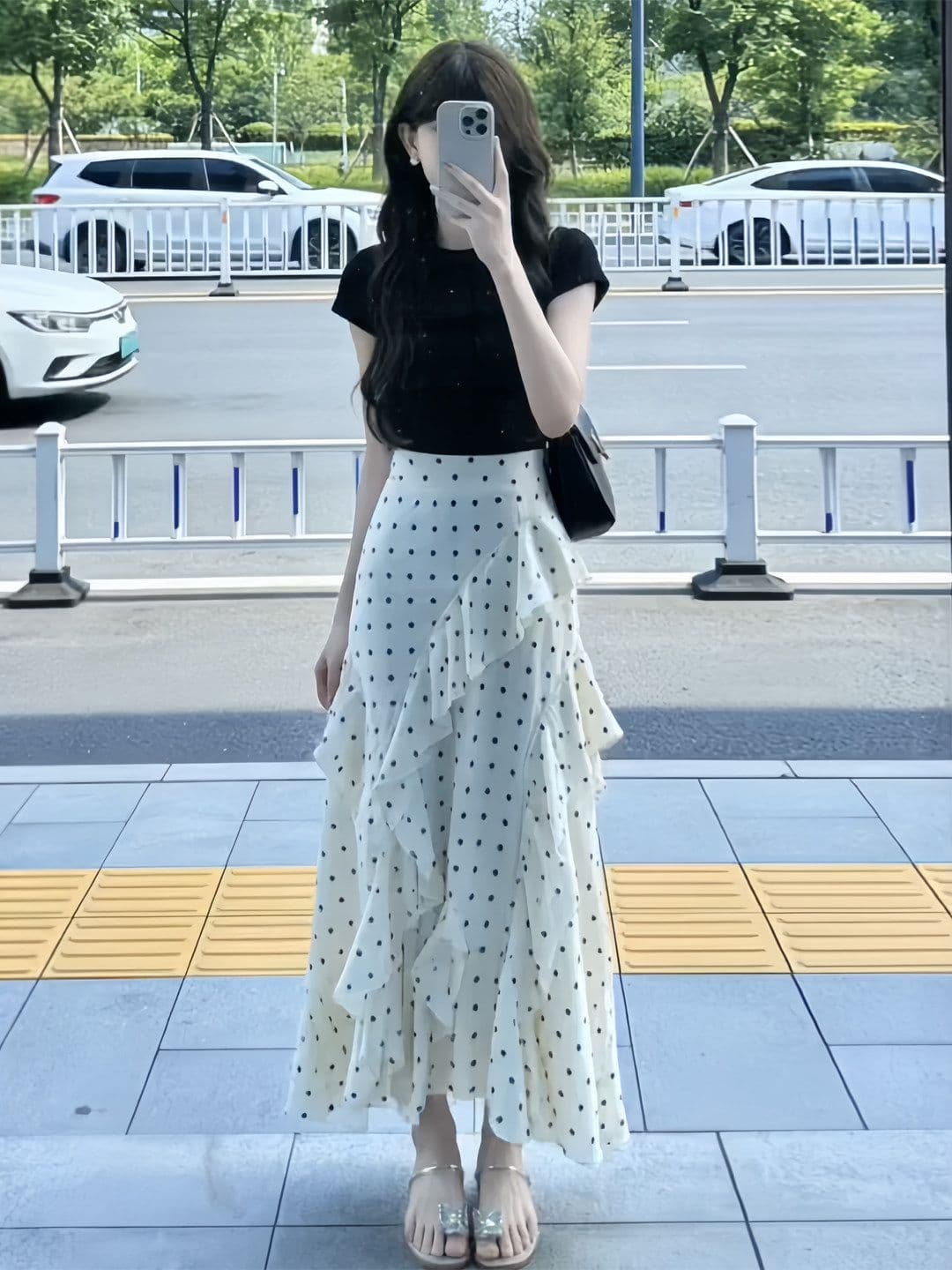 한 부서 도트 무늬 레이스 반신 스커트 여성 여름 2026 새로운 하이웨이스트 몸매 가꾸기 한 마디 작은 키 디자인 센스 우산 치마