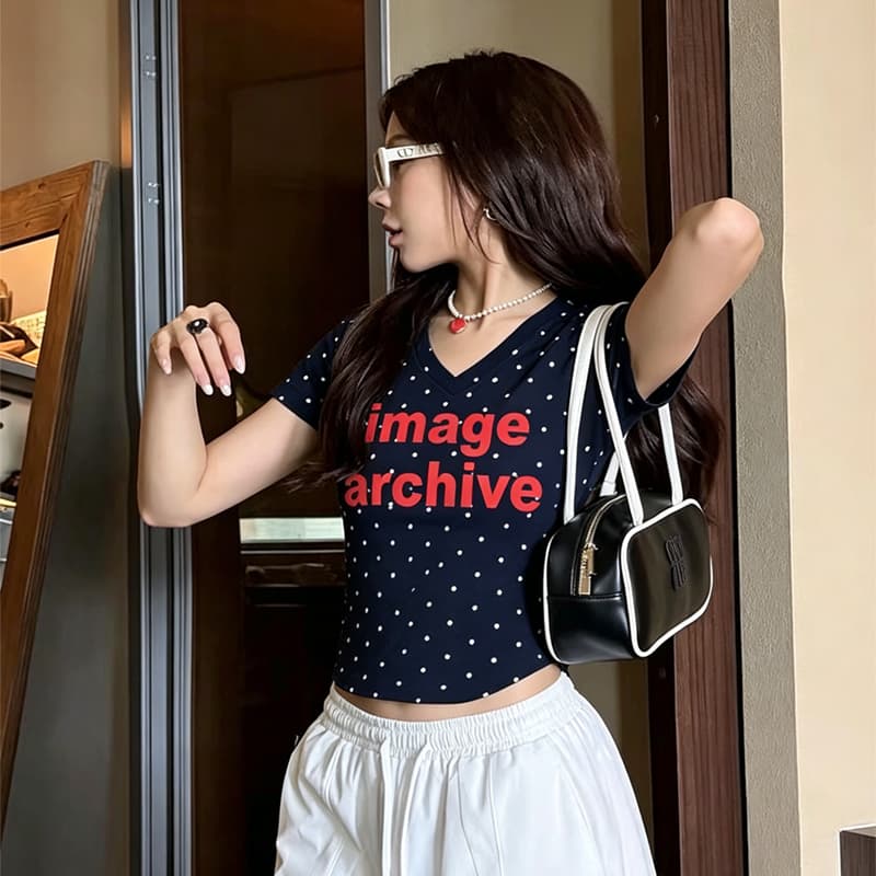 40 220 그램 빗질하다 92 면 8 암모니아 Lun 이후 패키지 칼라 몸매 가꾸기 슬림해 보이는 긍정적 인 어깨 V넥 반팔 티셔츠 여성 상세 이미지 3