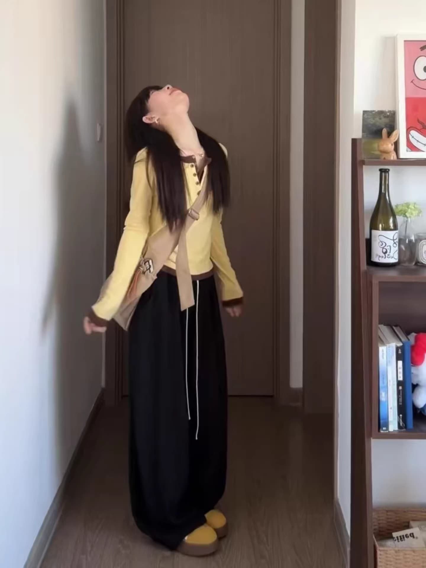 원본 품질 레트로 긍정적 인 어깨 디자인 센스 황색 페이크 레이어드 긴팔 티셔츠 상세 이미지 6